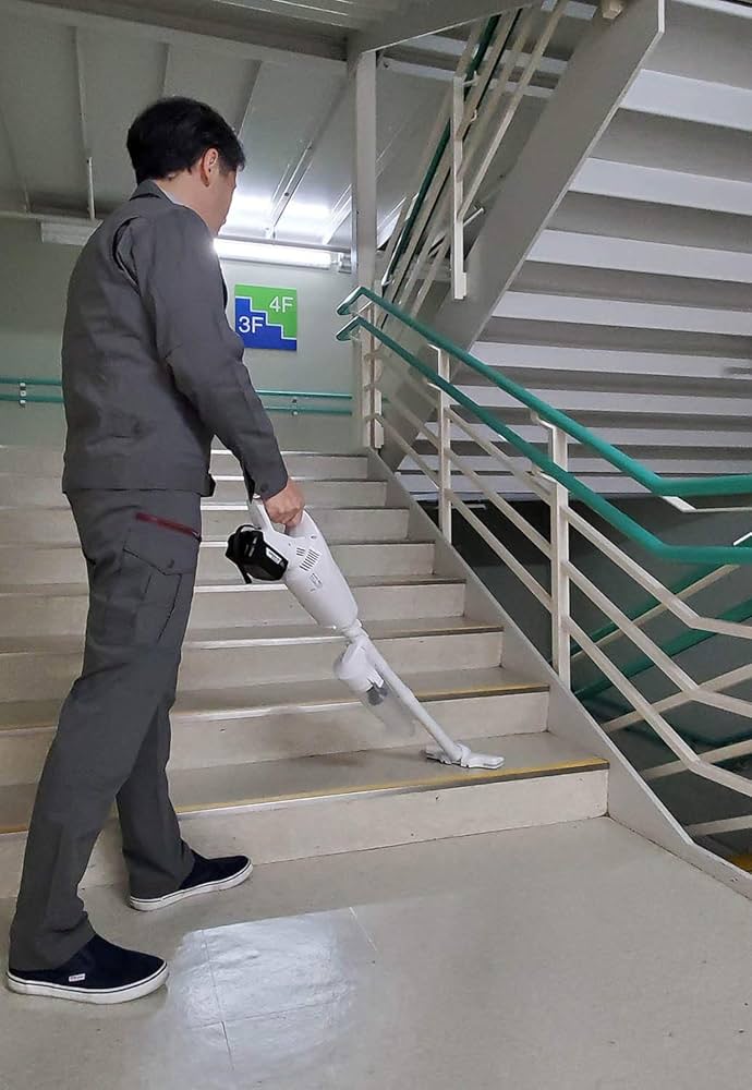 Amazon.co.jp: 京セラ(Kyocera) 旧リョービ 充電式クリーナー BHC-180