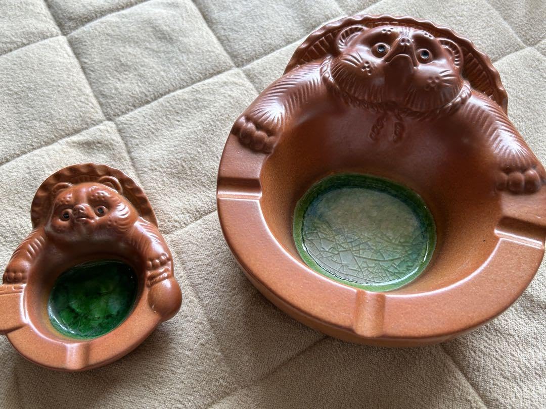 Amazon.co.jp: 懐かしの灰皿(焼物)タヌキ大、小セット : ファッション