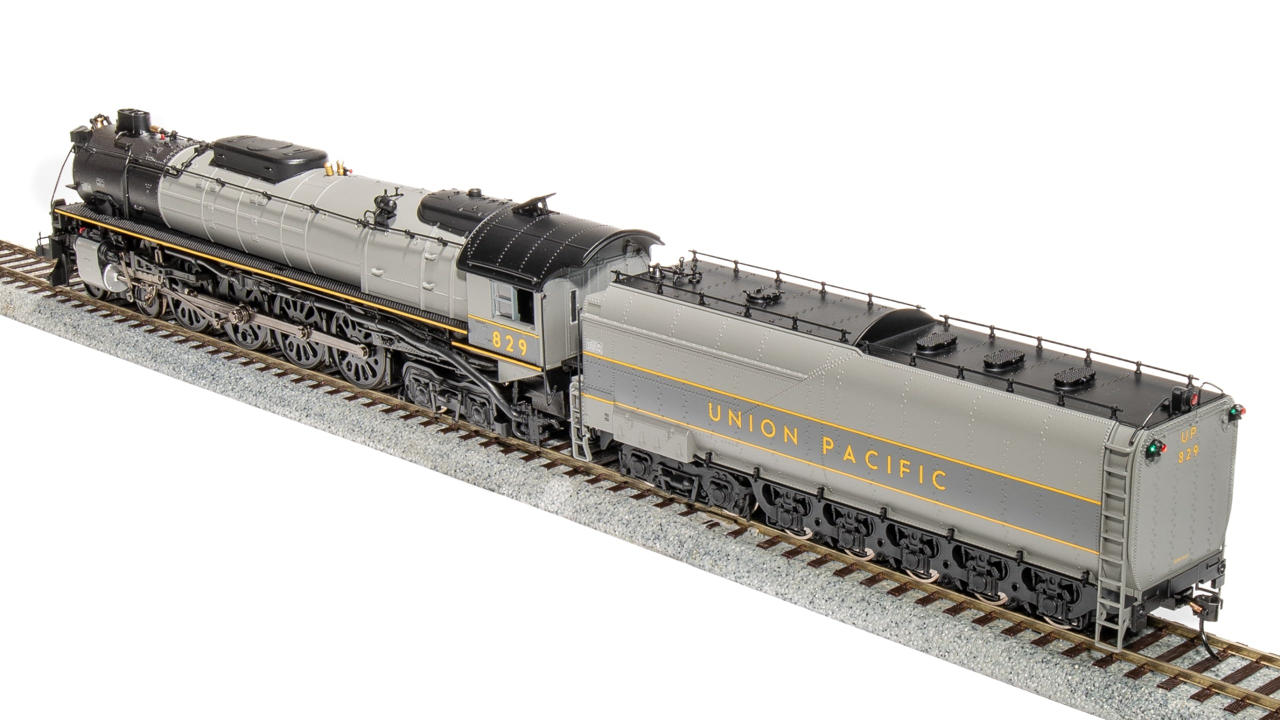 Amazon.com: Broadway Limited 7366 Union Pacific 4-8-4, Class FEF-2