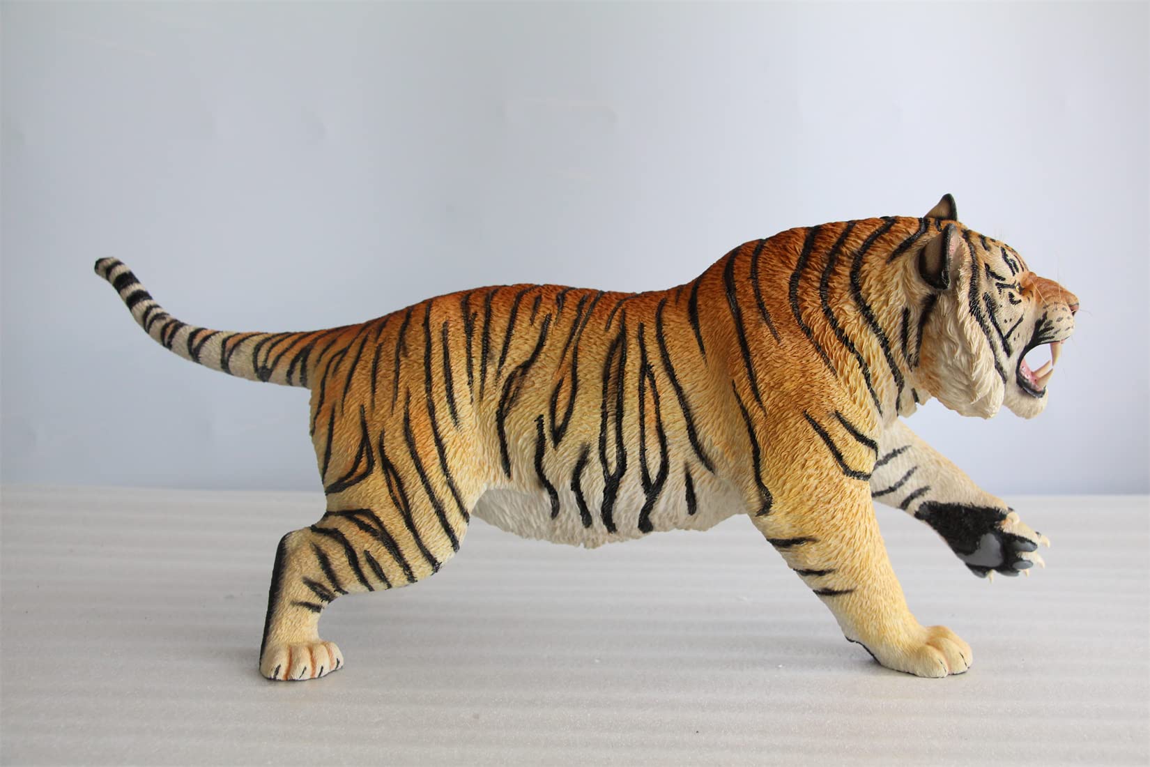 Amazon | 1/6 サイズ アムールトラ チョウセントラ シベリアトラ トラ