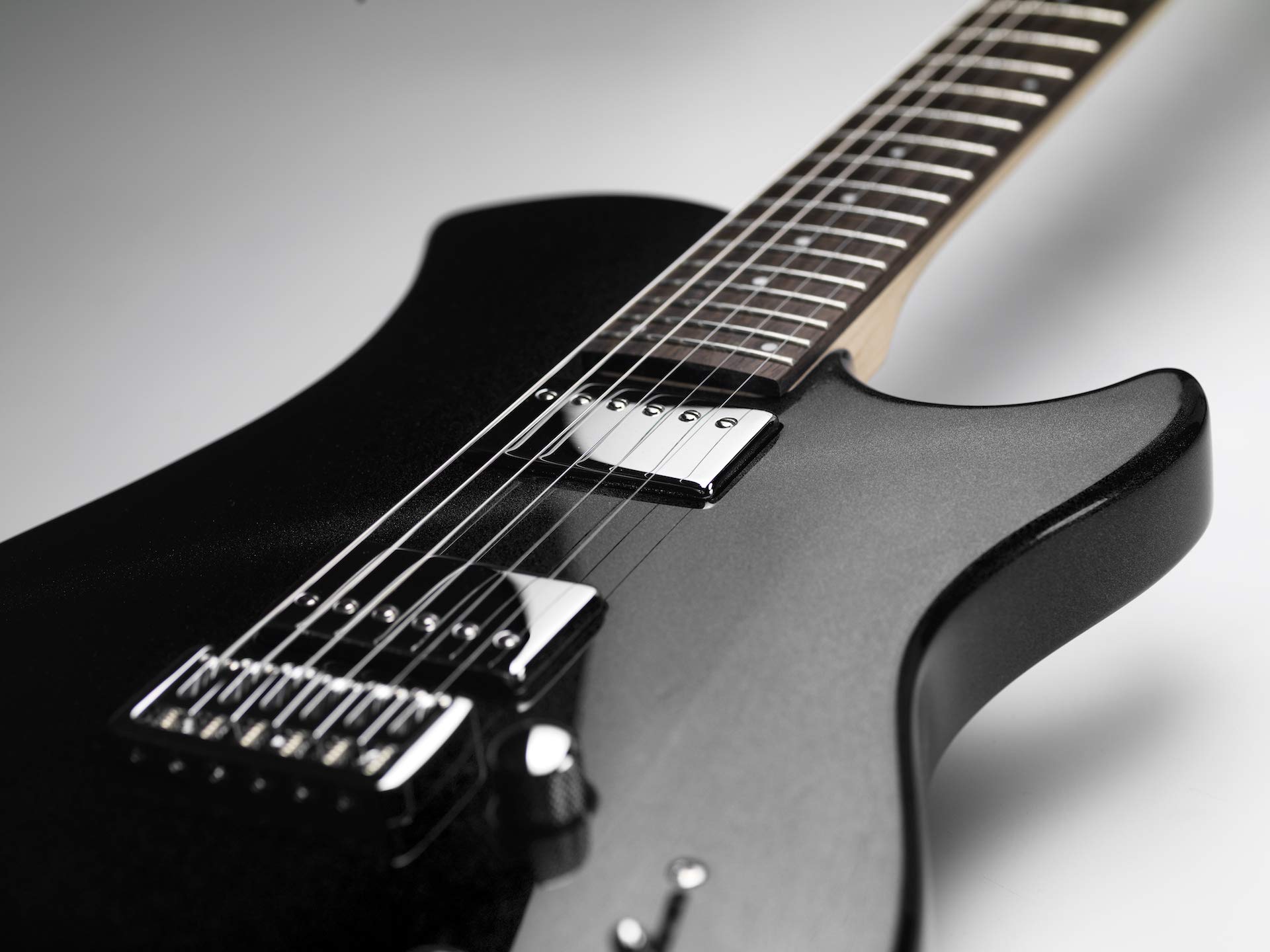 Amazon.co.jp: レリッシュギターズ TRINITY METALLIC BLACK/トリニティ