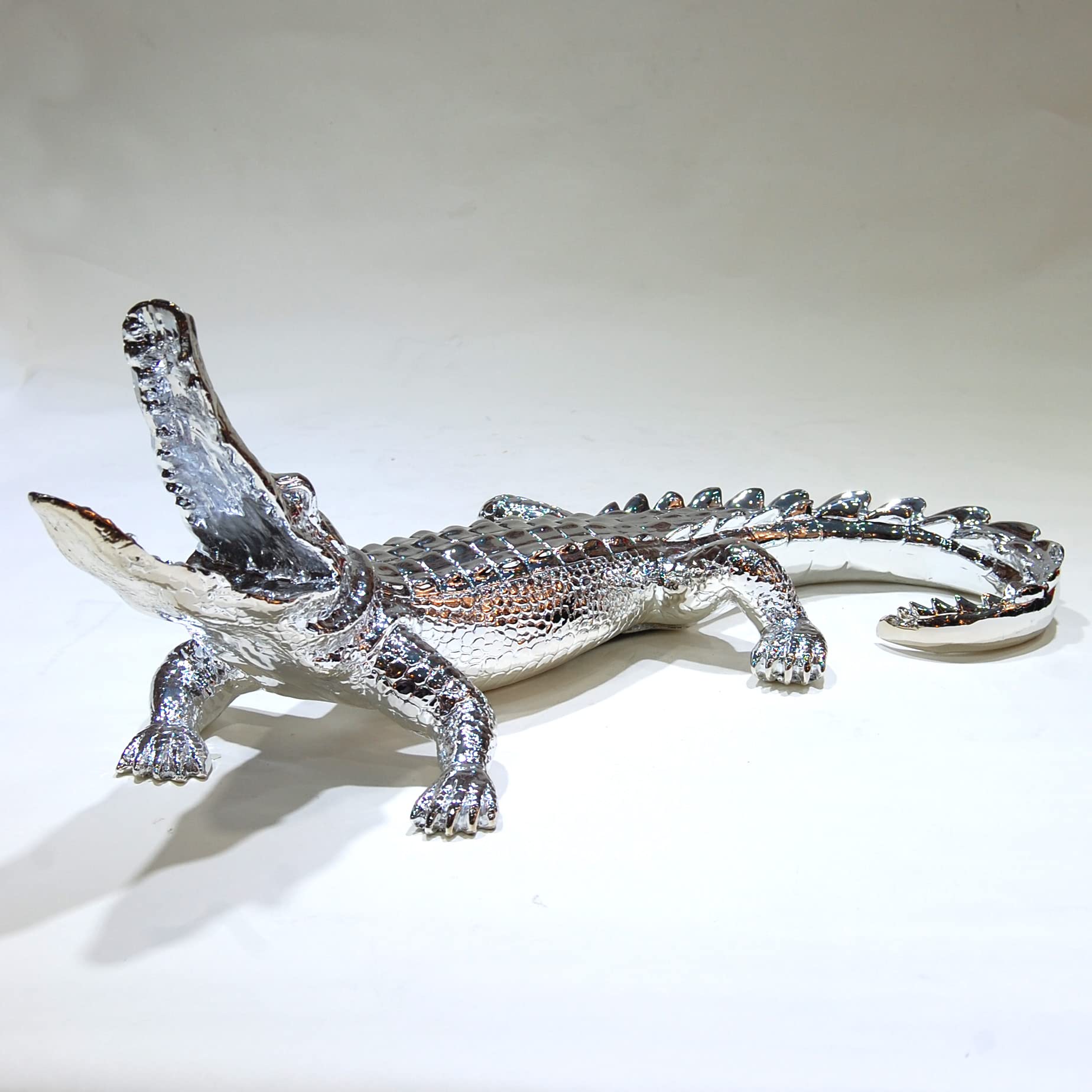 Amazon.co.jp: ラッキーワニ オブジェ 置物 風水 幸運 縁起 わに