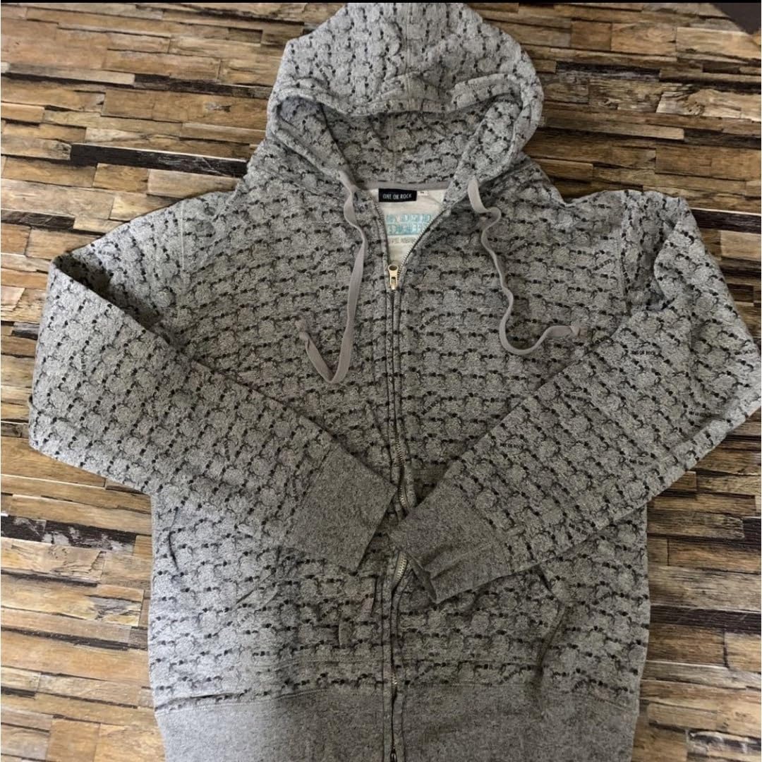 Amazon.co.jp: ONE OK ROCK残響リファレンスツアーパーカーMサイズ