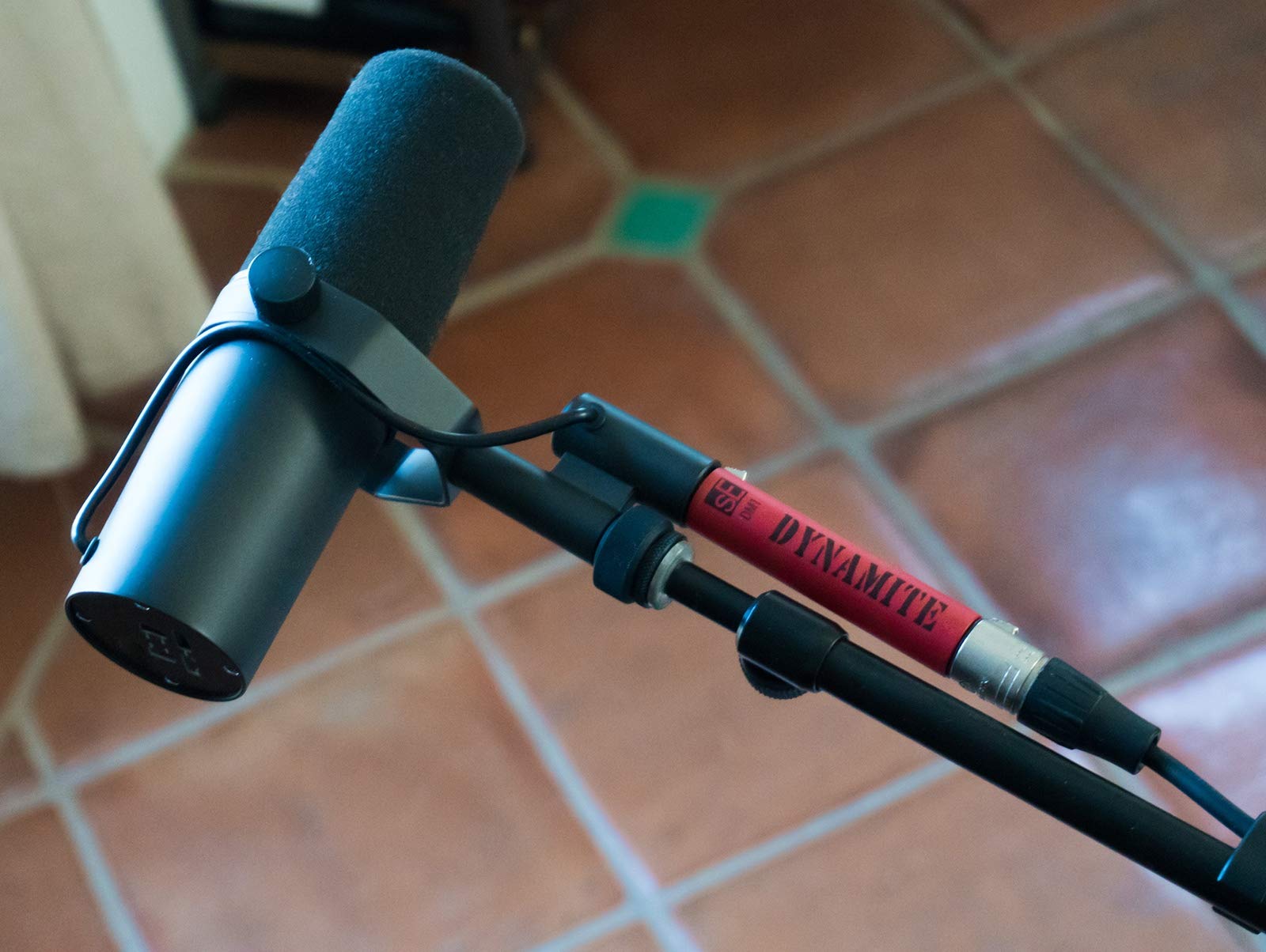 Amazon | sE ELECTRONICS DM1 DYNAMITE DM1シリーズ 19*9.55cm 国内