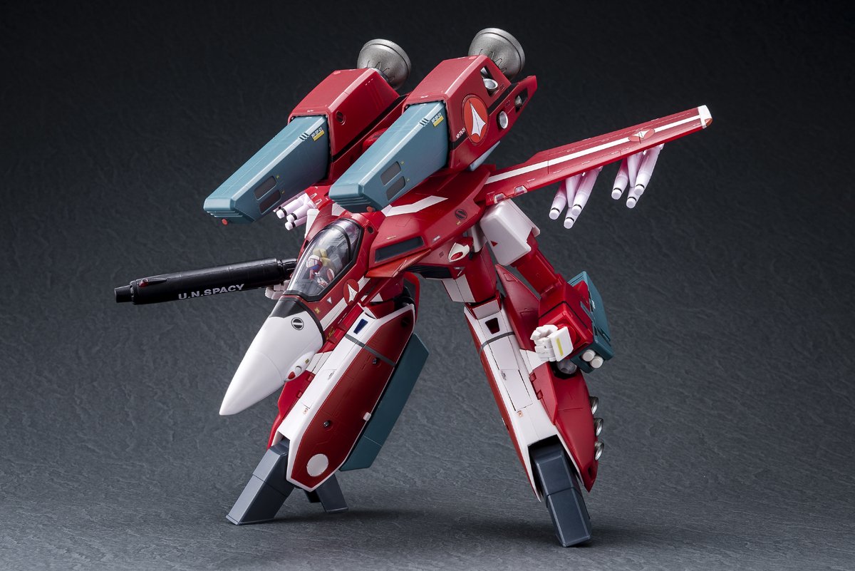 Amazon.co.jp: 超時空要塞マクロス 1/60 完全変形 VF-1Jスーパー