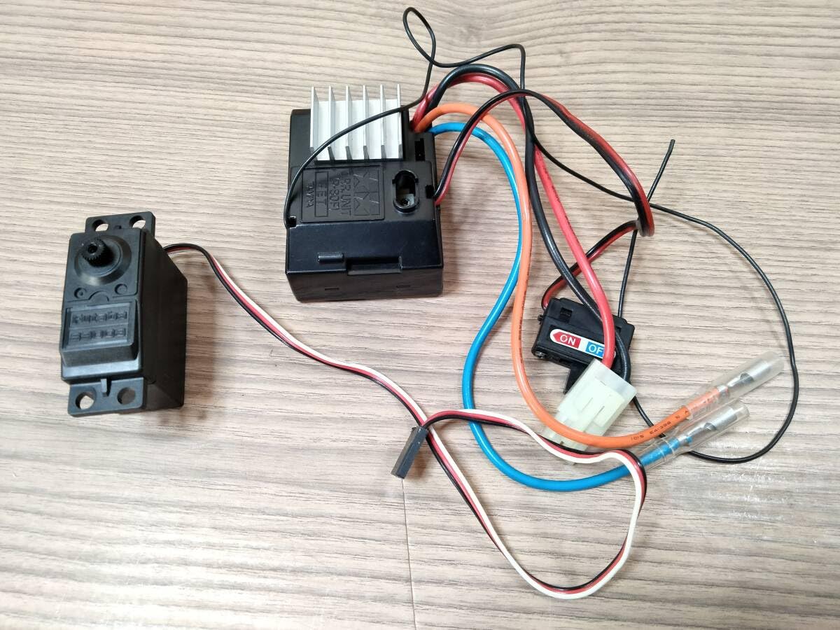 Amazon.co.jp: タミヤ アンプ P-80F 受信機一体型 サーボ付き セット