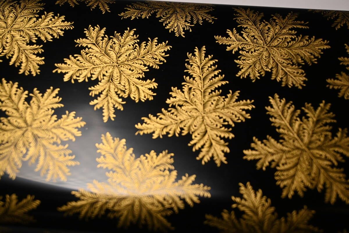 Amazon.co.jp: 輪島塗文化功労者三谷吾一沈金しのぶ文小筥共箱共布黒漆