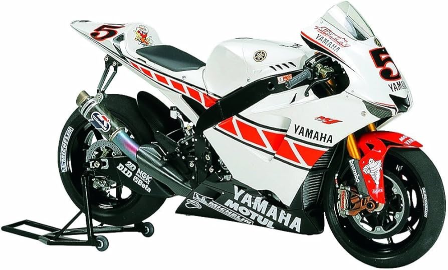 Amazon | タミヤ 1/12 オートバイシリーズ No.105 ヤマハ YZR-M1 50th