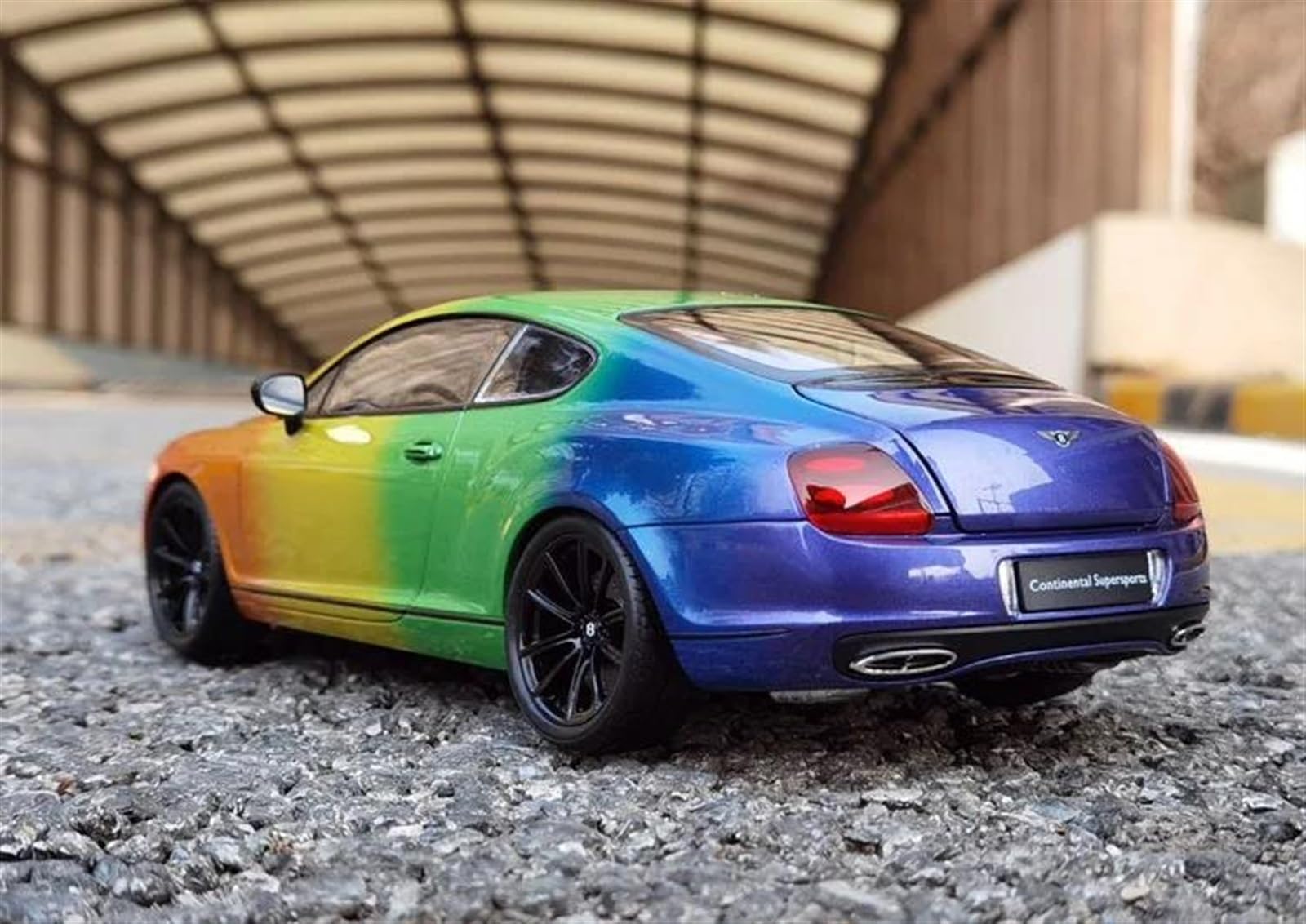 Amazon.co.jp: スケールモデル車両 1:18 ベントレーコンチネンタル GT