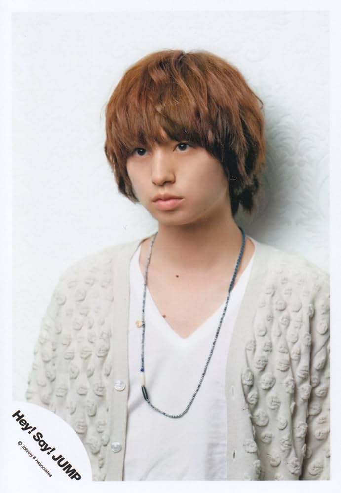 Amazon.co.jp: Hey! Say! JUMP 公式生写真 （伊野尾慧）HI00058 : おもちゃ