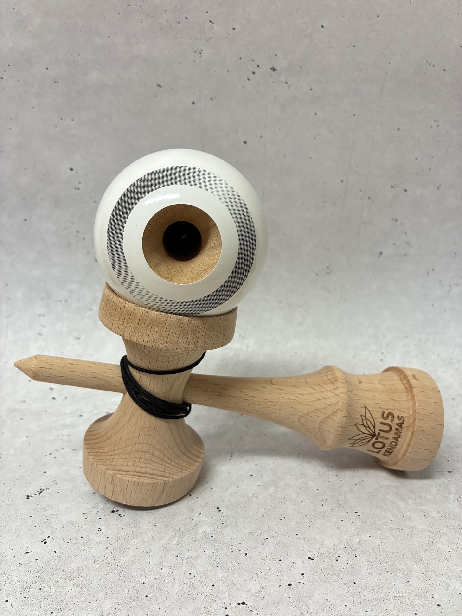 Amazon | LOTUS けん玉 ロータス ブルーム Bloom Kendama (ブラック