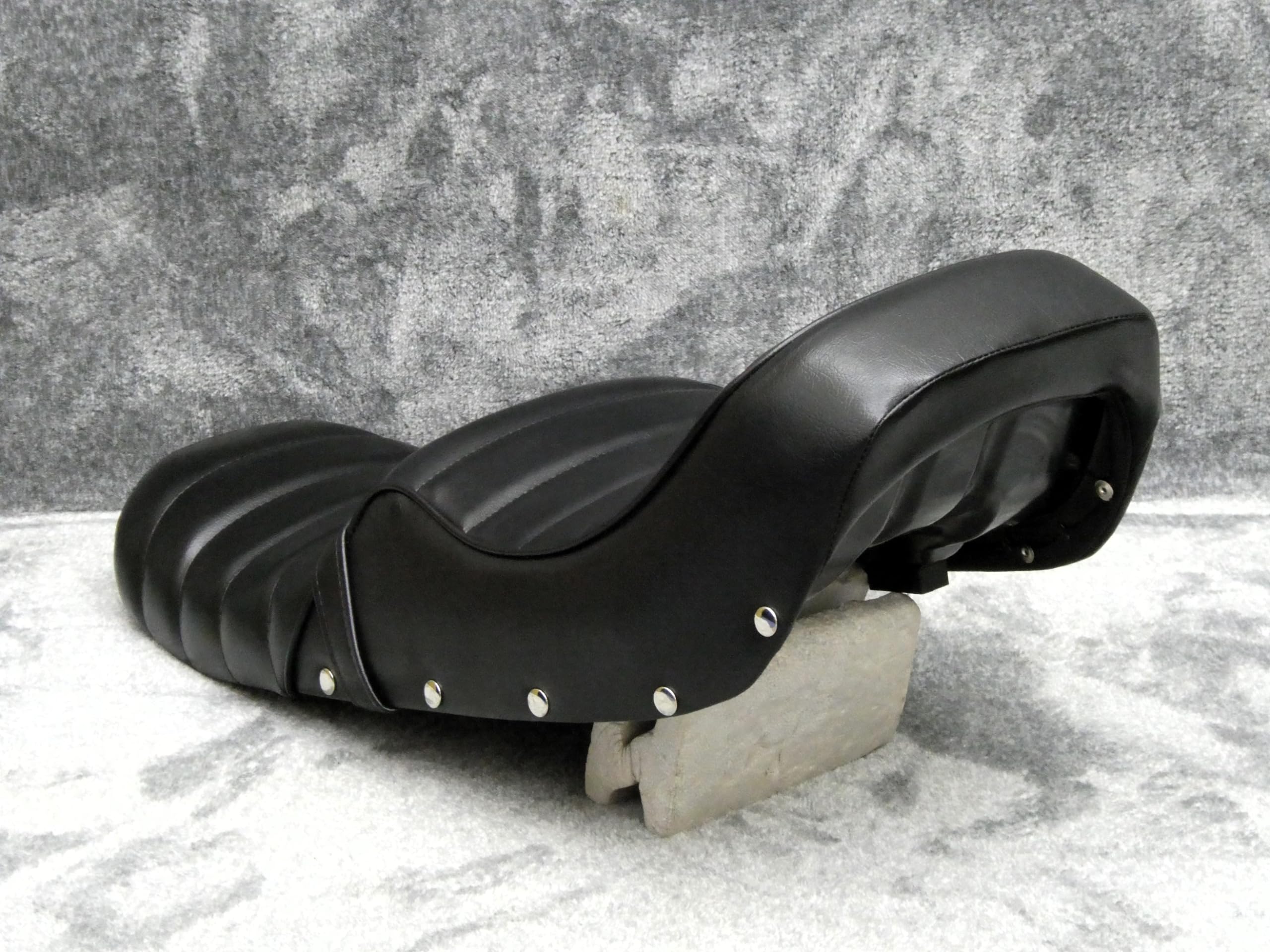 Amazon | GS400 タックロールシート (黒 レザー 鋲打ち)/ GS400E