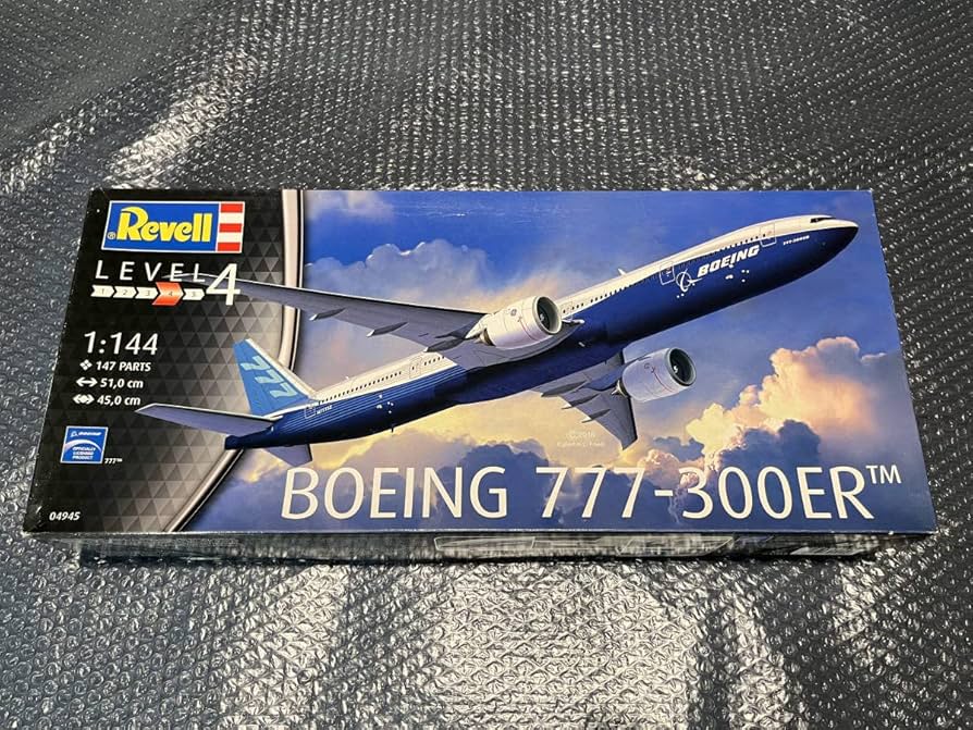 Amazon | Revell ドイツ レベル 1/144 boeing 777-300er プラモデル