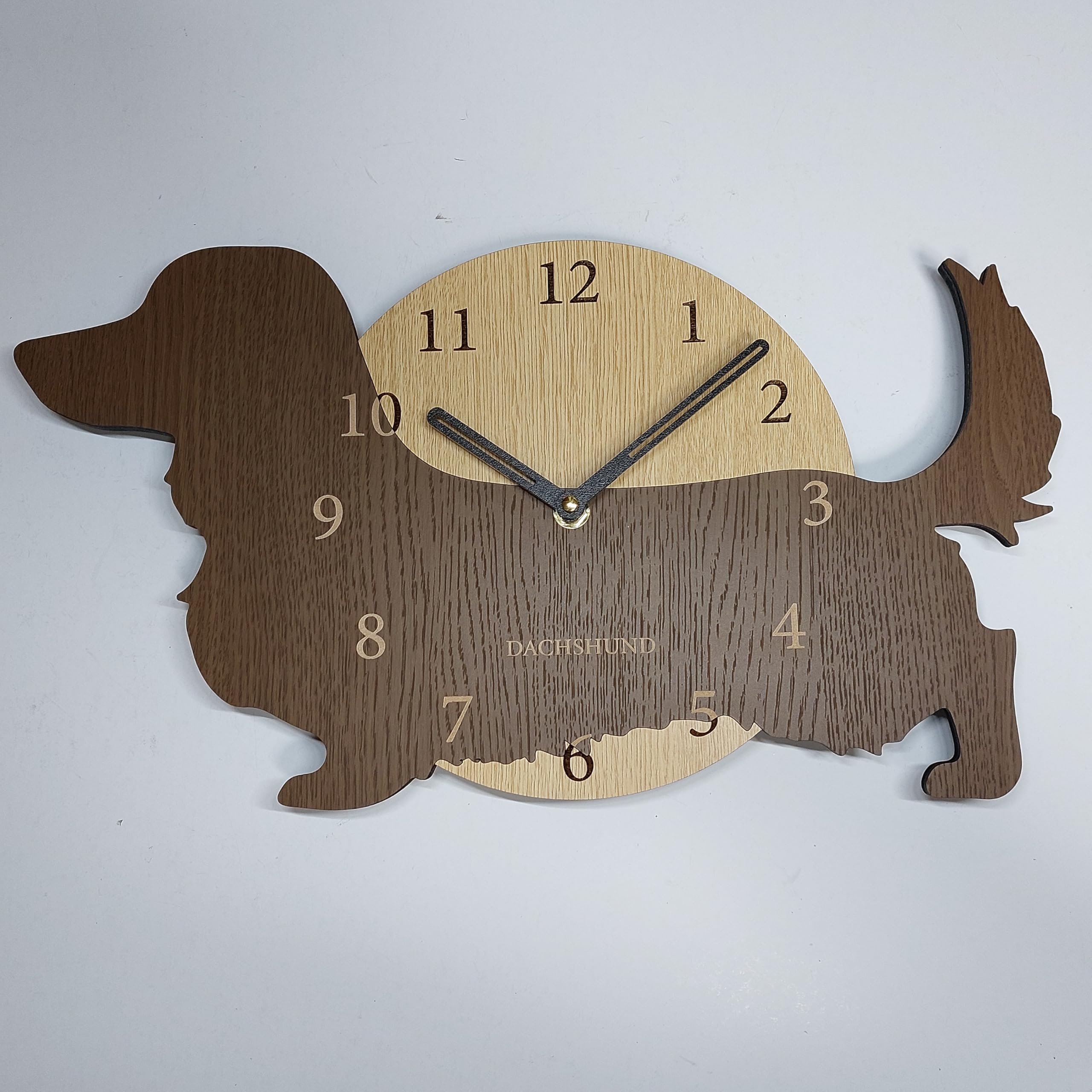 Amazon.co.jp: はみだしワンちゃん 壁掛け時計 ダックスフンド茶色 犬