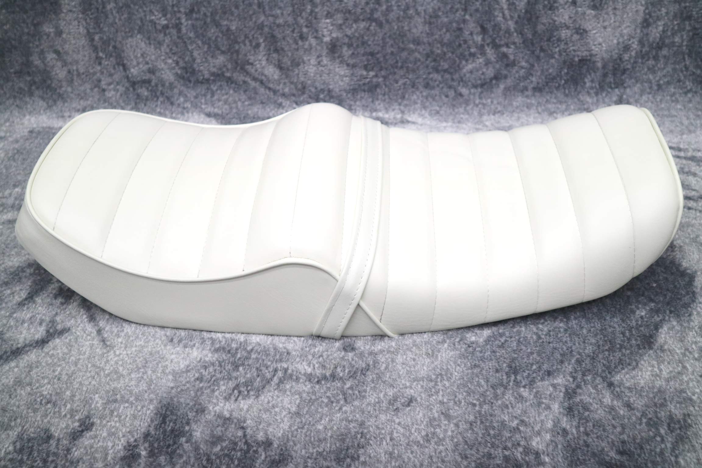 Amazon | CBX400F タックロール シート/ (白 レザー)完成品