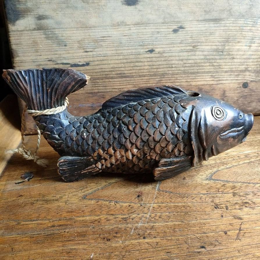 Amazon.co.jp: 囲炉裏 自在鉤 飾り 鯉 魚 木彫 古道具 : ホーム＆キッチン