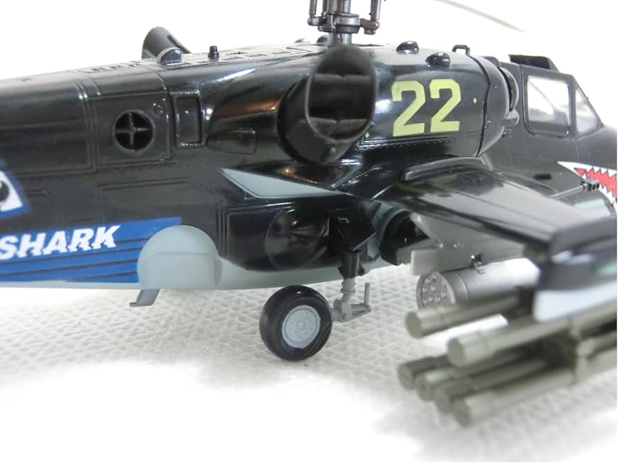 Amazon | 1/72 完成品 37023 ロシア空軍 攻撃ヘリ カモフ Ka-50