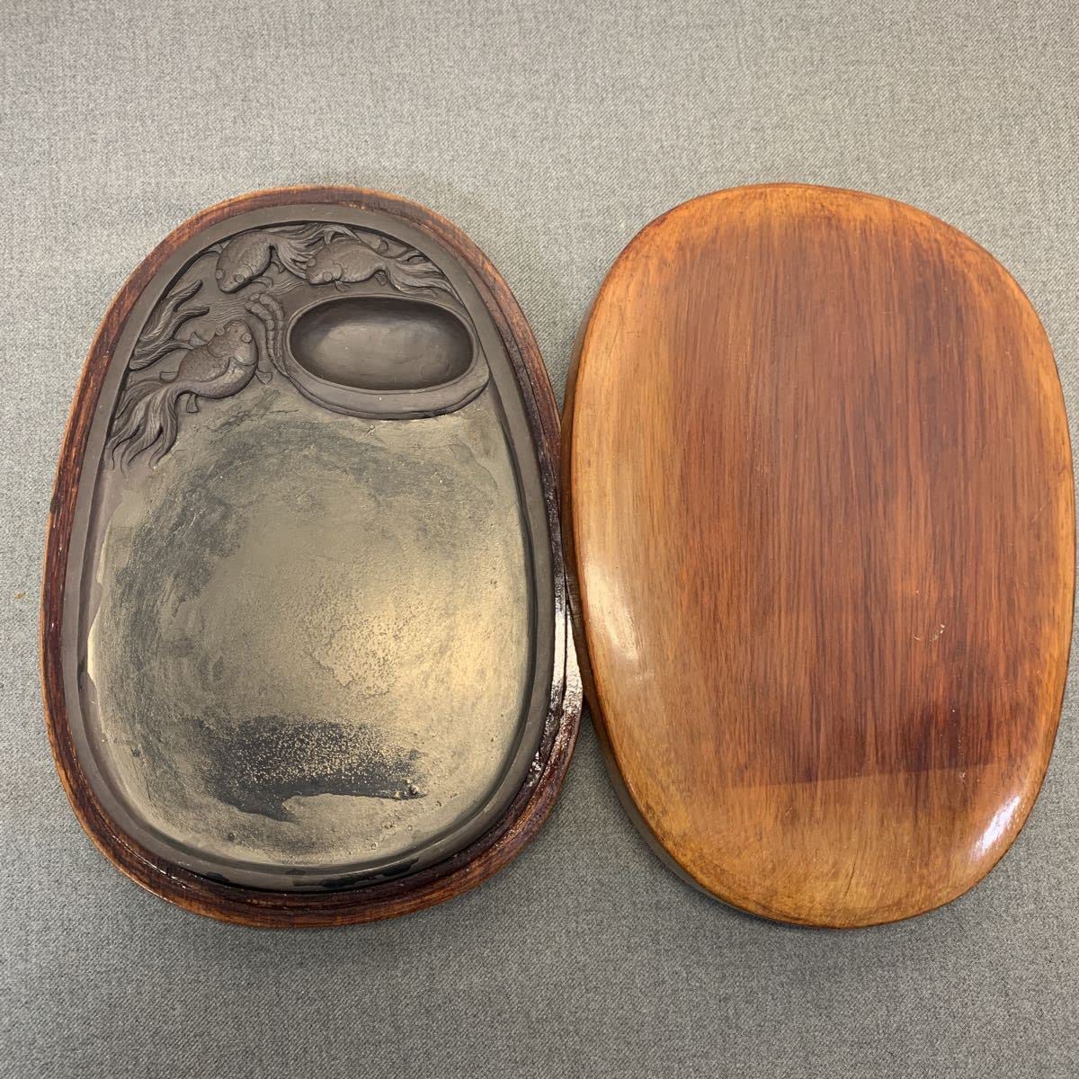 Amazon.co.jp: 硯 細密彫刻 金魚模様 端渓硯 中国美術 古玩 書道 木箱