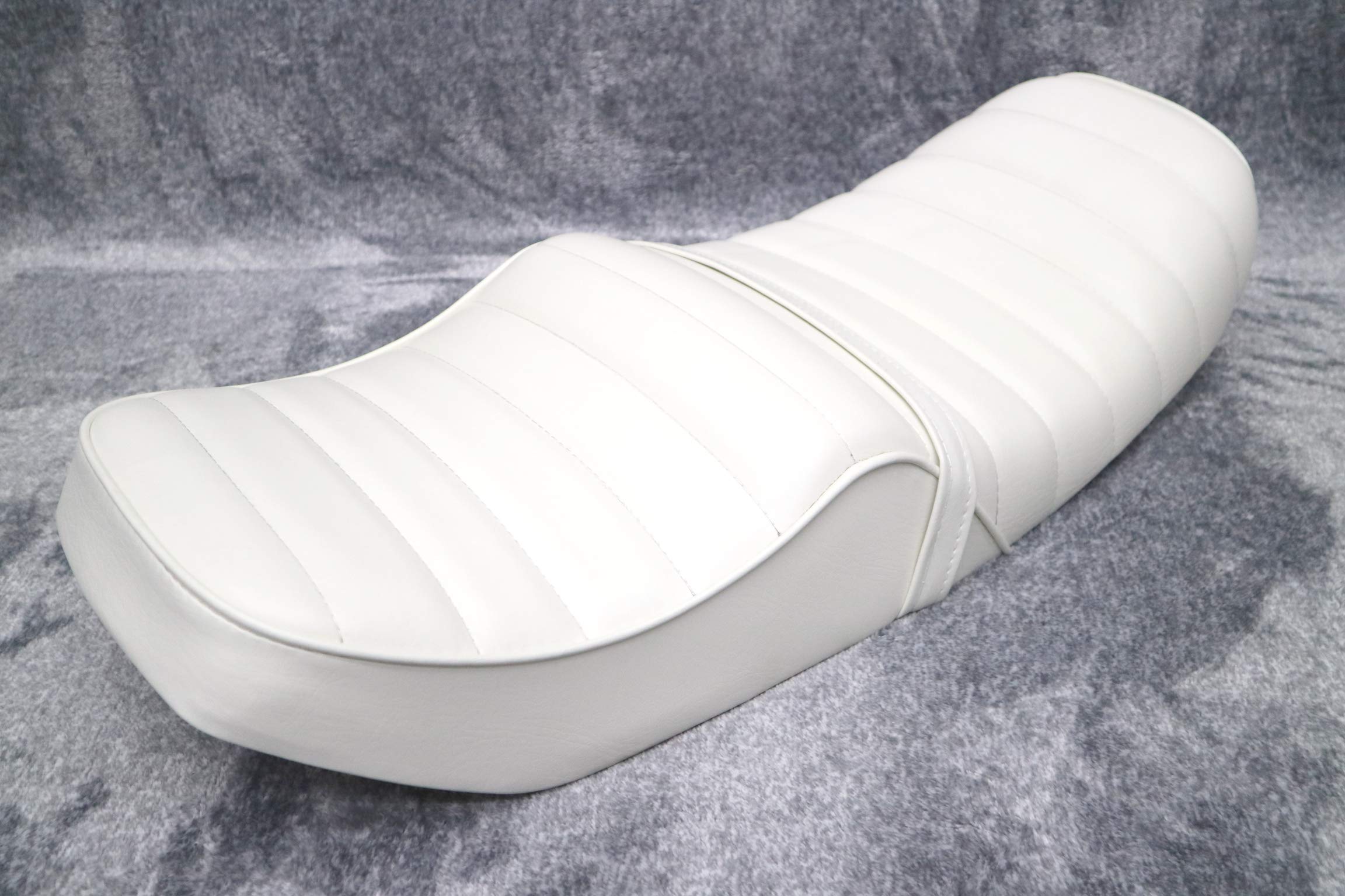 Amazon | CBX400F タックロール シート/ (白 レザー)完成品