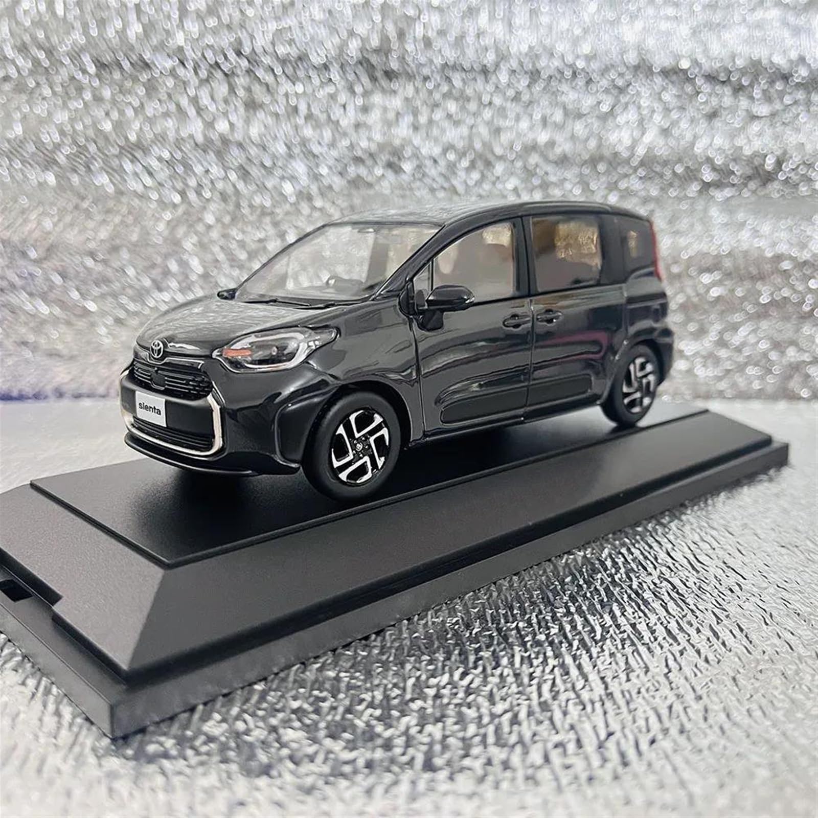 Amazon.co.jp: スケールモデル車両 1:30 トヨタシエンタ小型車ダイ