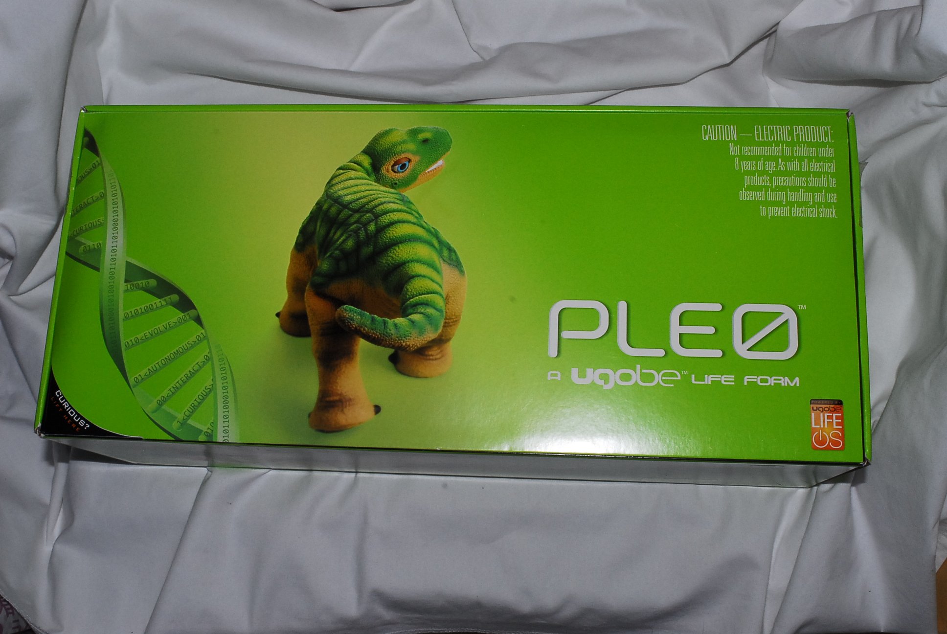 Amazon.co.jp: UGOBE PLEO 恐竜 プレオ 『並行輸入品』 : おもちゃ