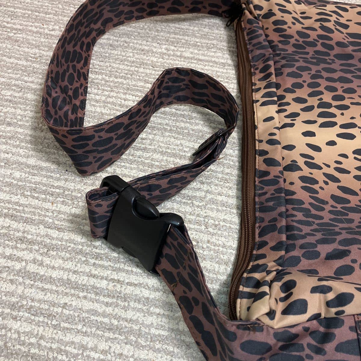 Amazon.co.jp: レア！廃盤超ヘッドポーターヒョウ柄半円ショルダー