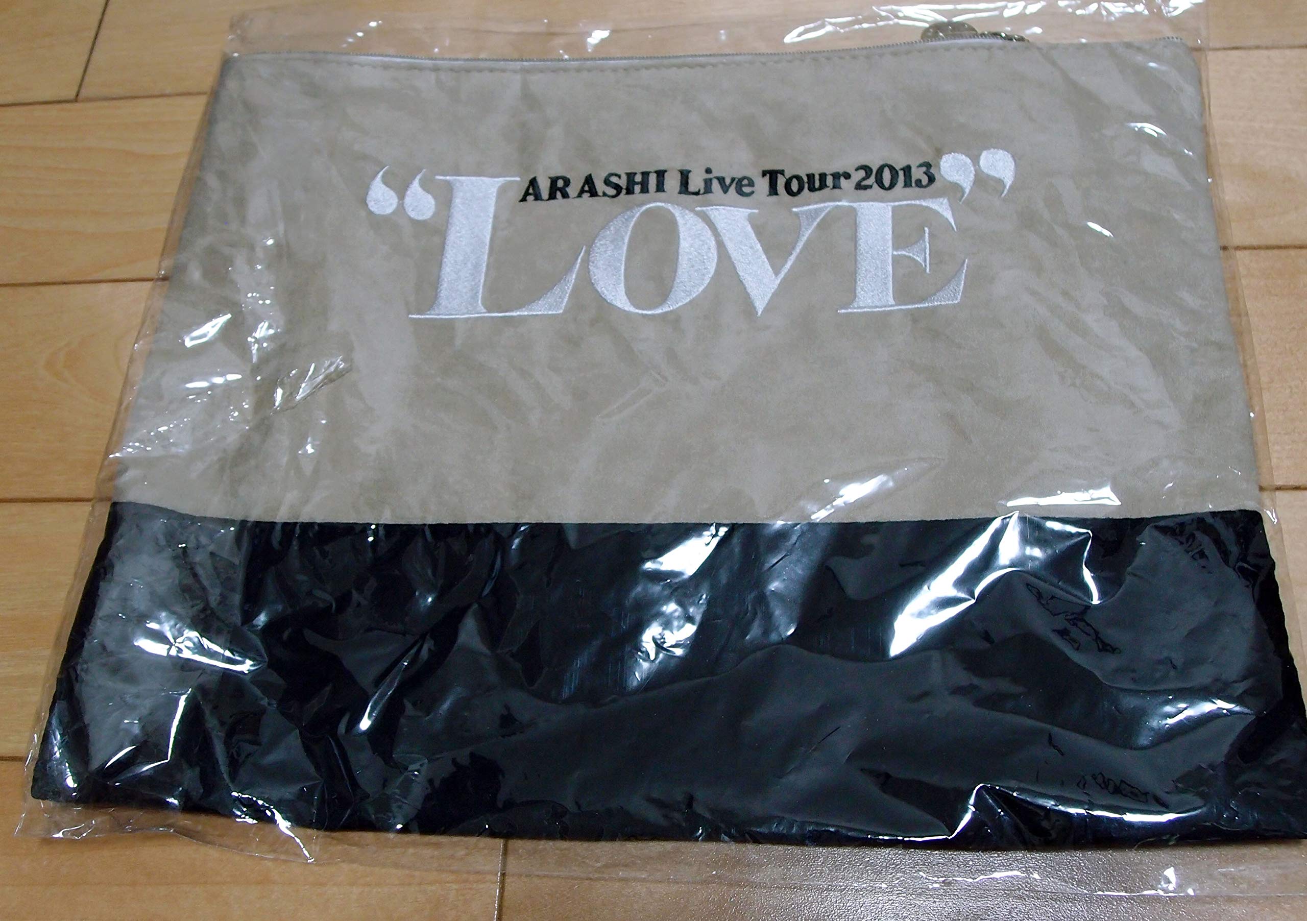 Amazon.co.jp: 嵐 Love グッズ ペアポーチ ARASHI LIVE Tour 2013