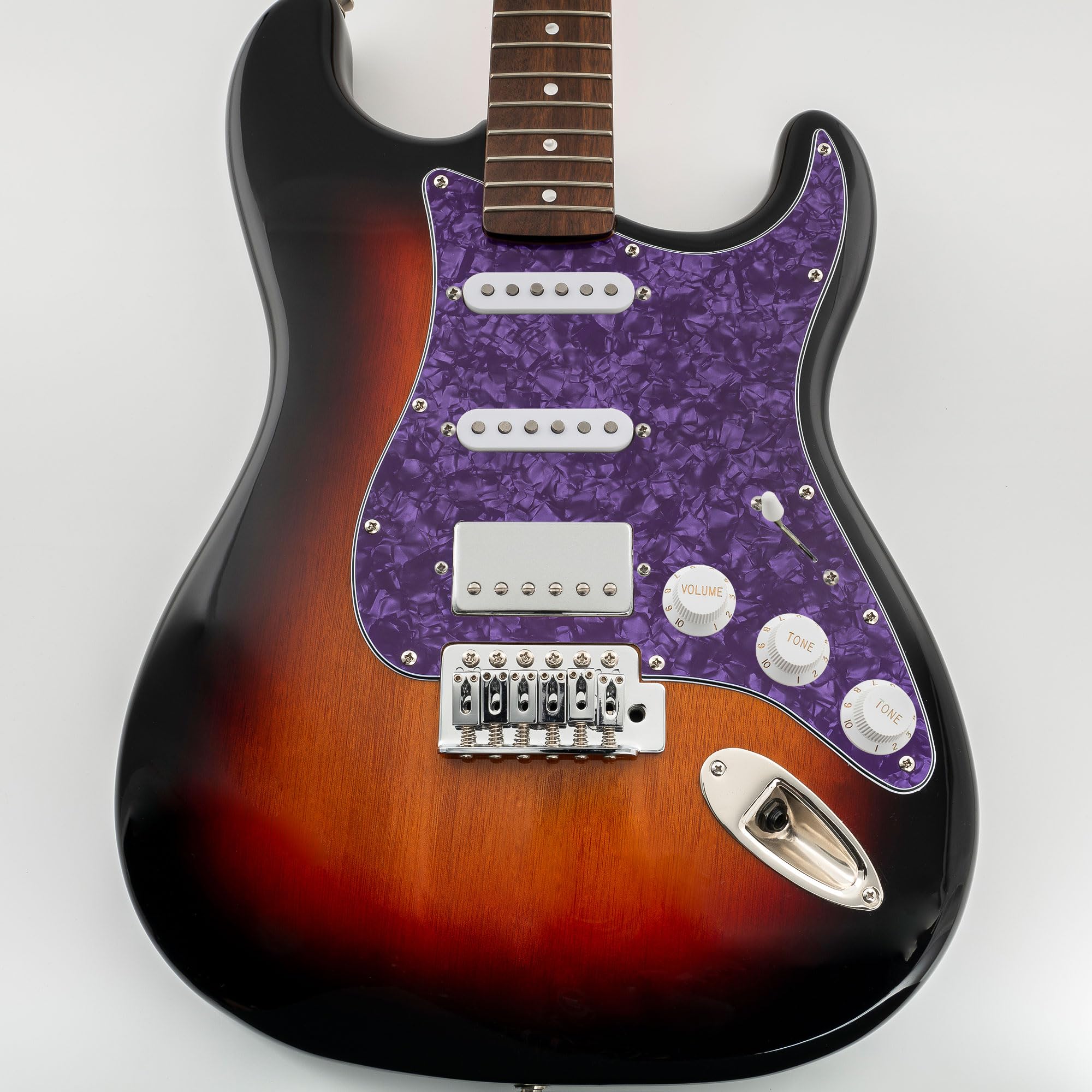 Amazon | Musiclily SSH 11穴ストラトピックガード Fender American