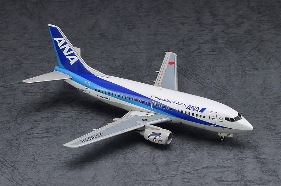 Amazon.com: Hasegawa 10839 1/200 ANA Boeing 737-500 Super Dolphin