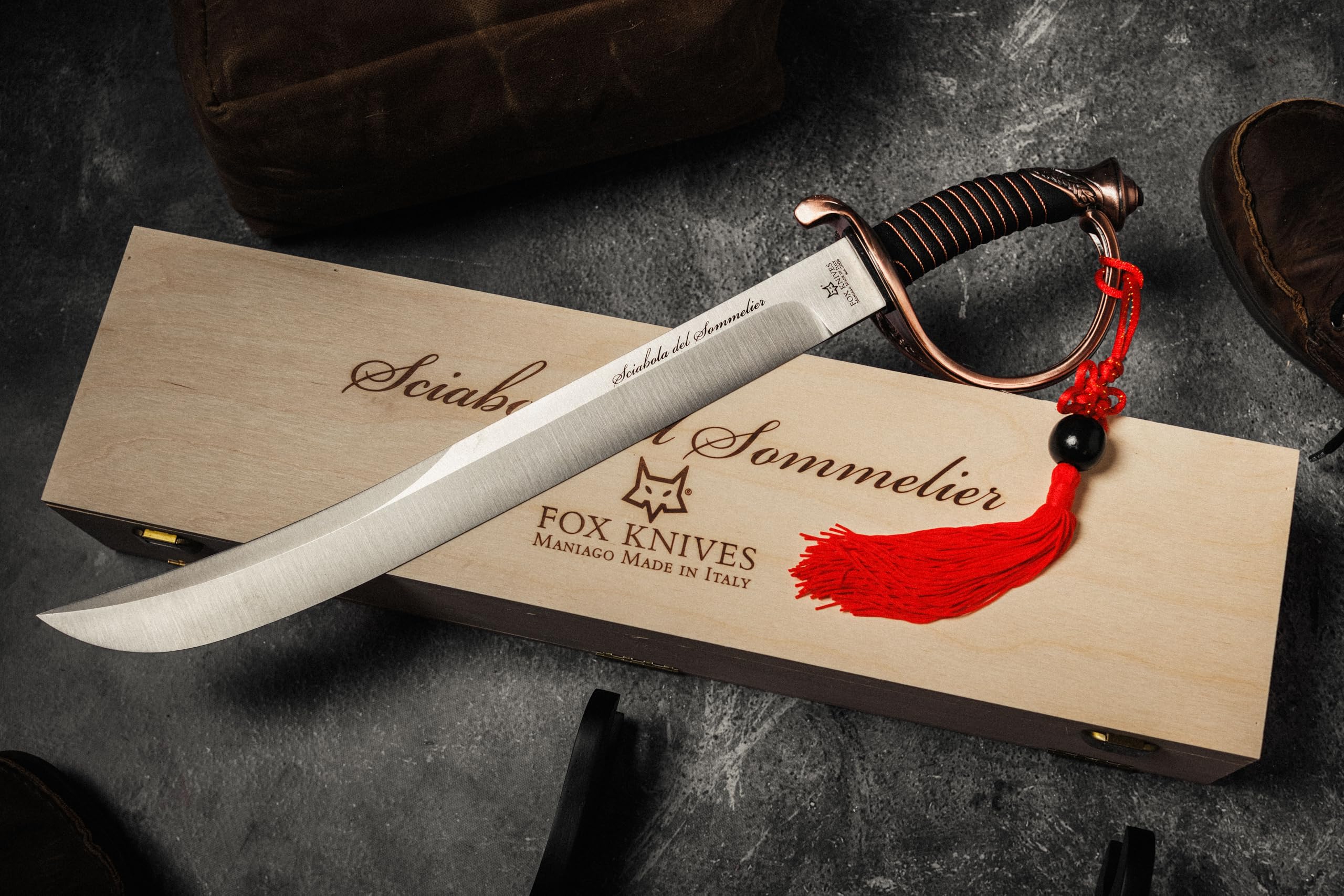 Amazon.com: Fox Knives Maniago Italy Champagne Saber, Sciabola del