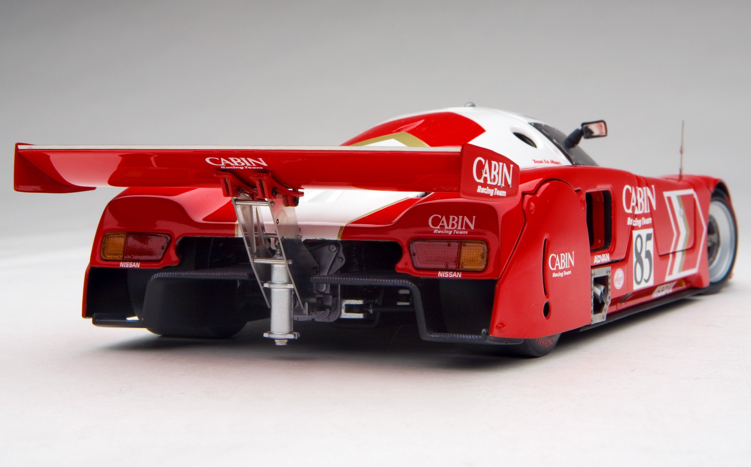 Amazon | Exoto 1/18 Scale Diecast RLG88101 1990 Nissan R90V Team