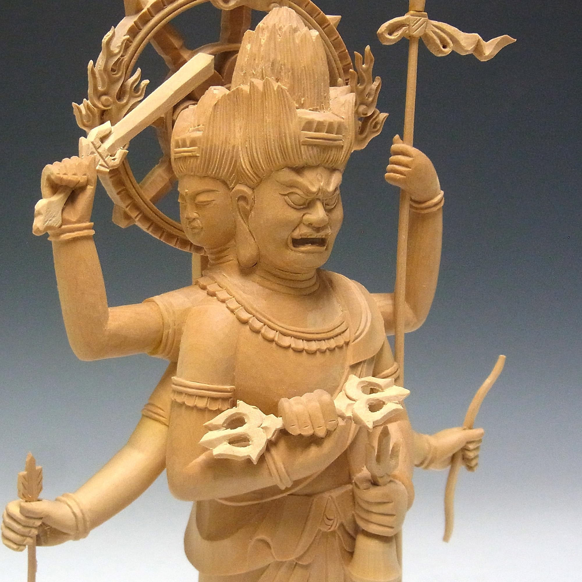 Amazon｜柘植 三宝荒神 立像 28cm 木彫り 仏像｜仏像 オンライン通販