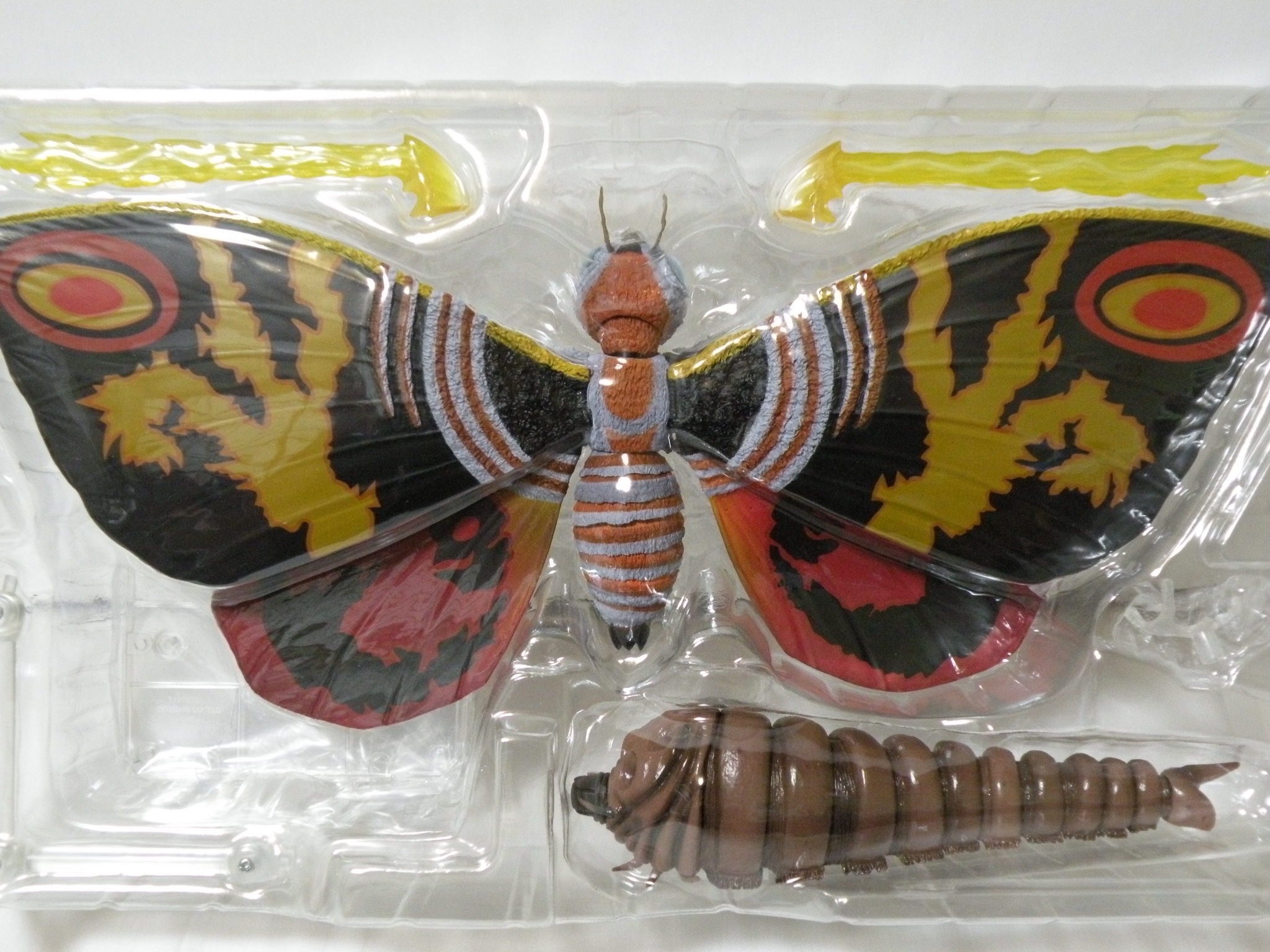 Amazon.co.jp: BANDAI S.H.モンスターアーツ モスラ(成虫)＆モスラ