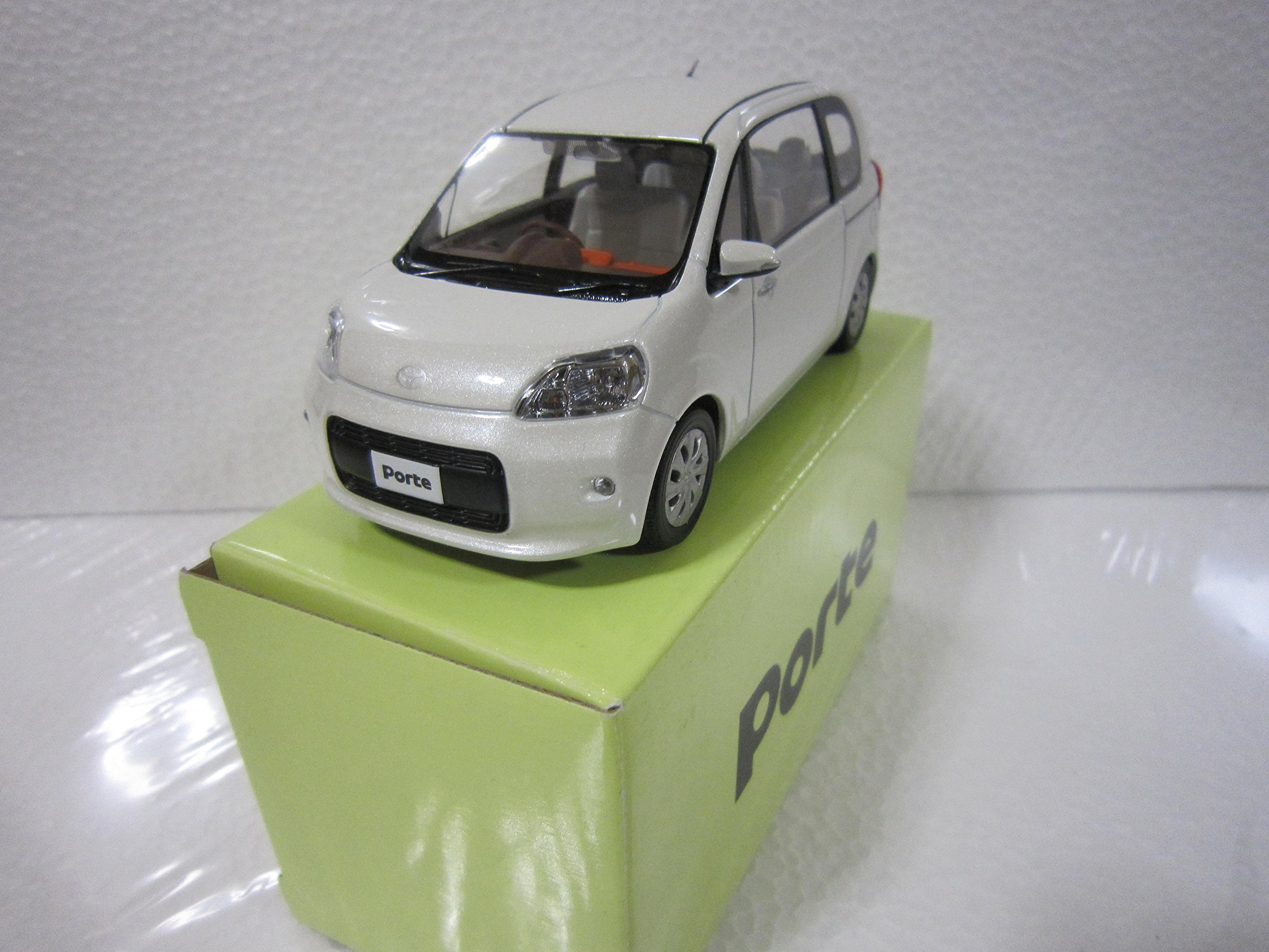 Amazon | トヨタ 1/30 ポルテ Porte オフィシャルミニカー カラー