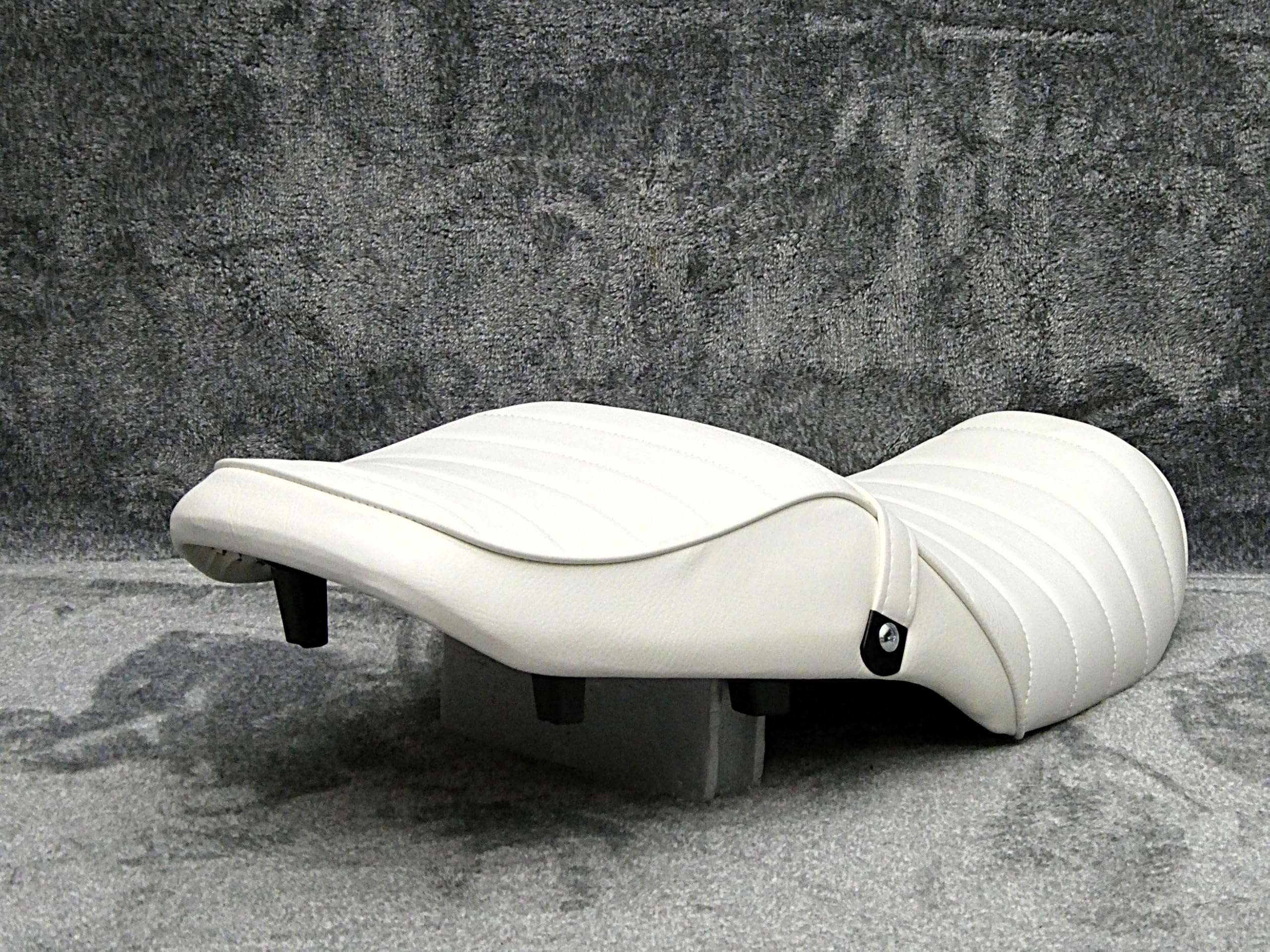 Amazon | バリオス2 用 白皮 タックロールシート/ホワイト レザー 完成