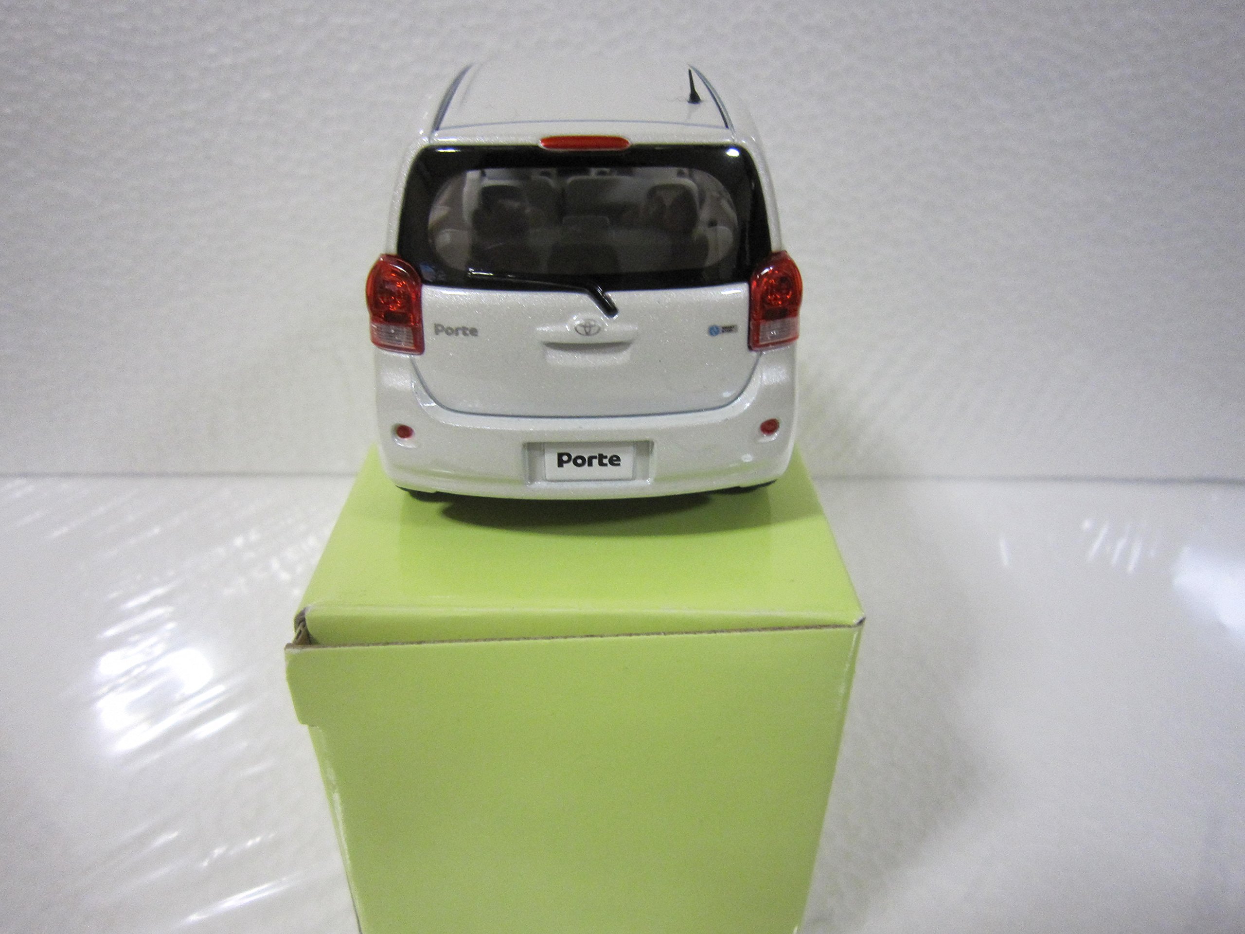 Amazon | トヨタ 1/30 ポルテ Porte オフィシャルミニカー カラー