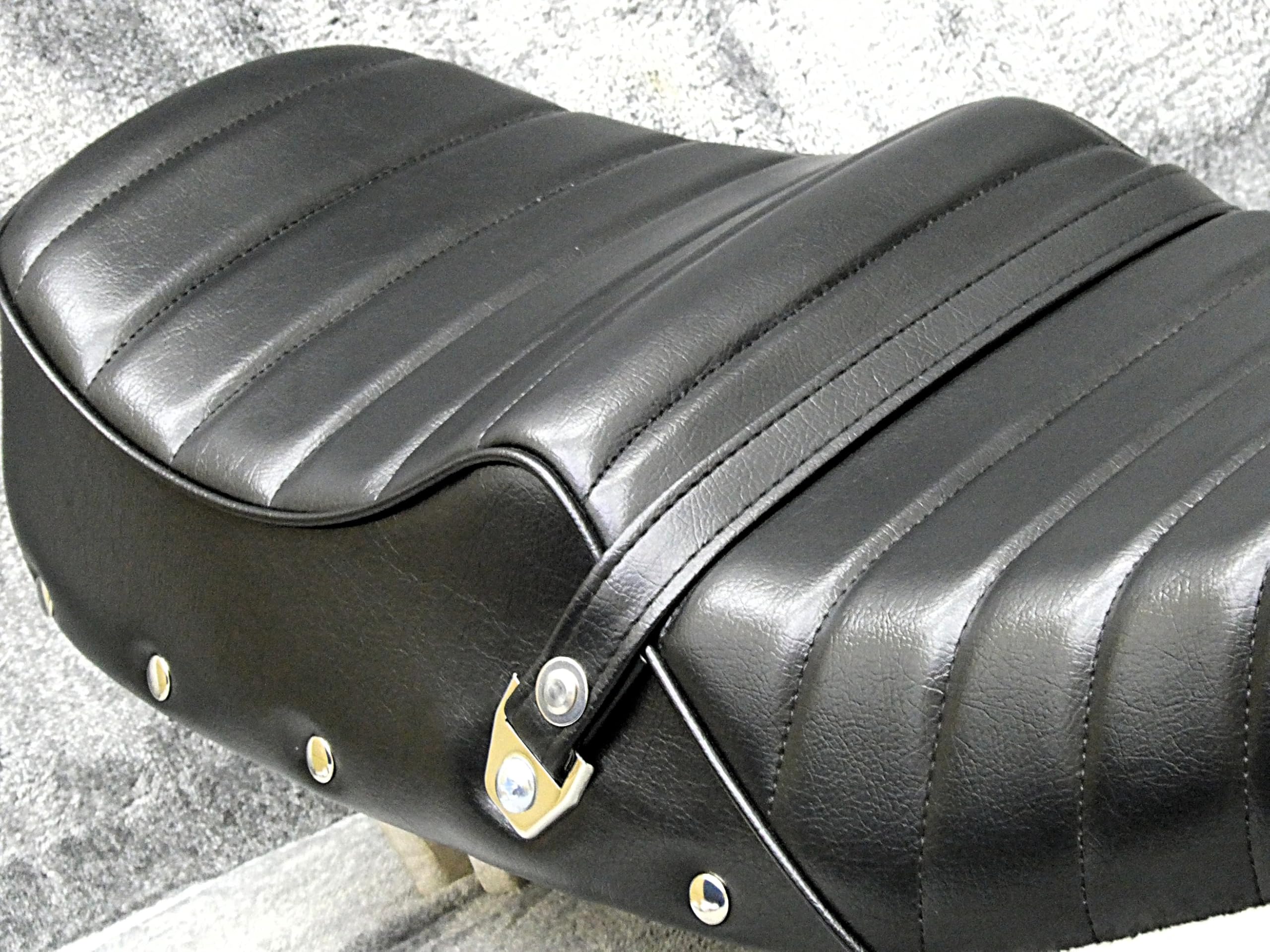 Amazon | ホーク2 タックロールシート/完成品 CB250T CB400T (黒皮 鋲