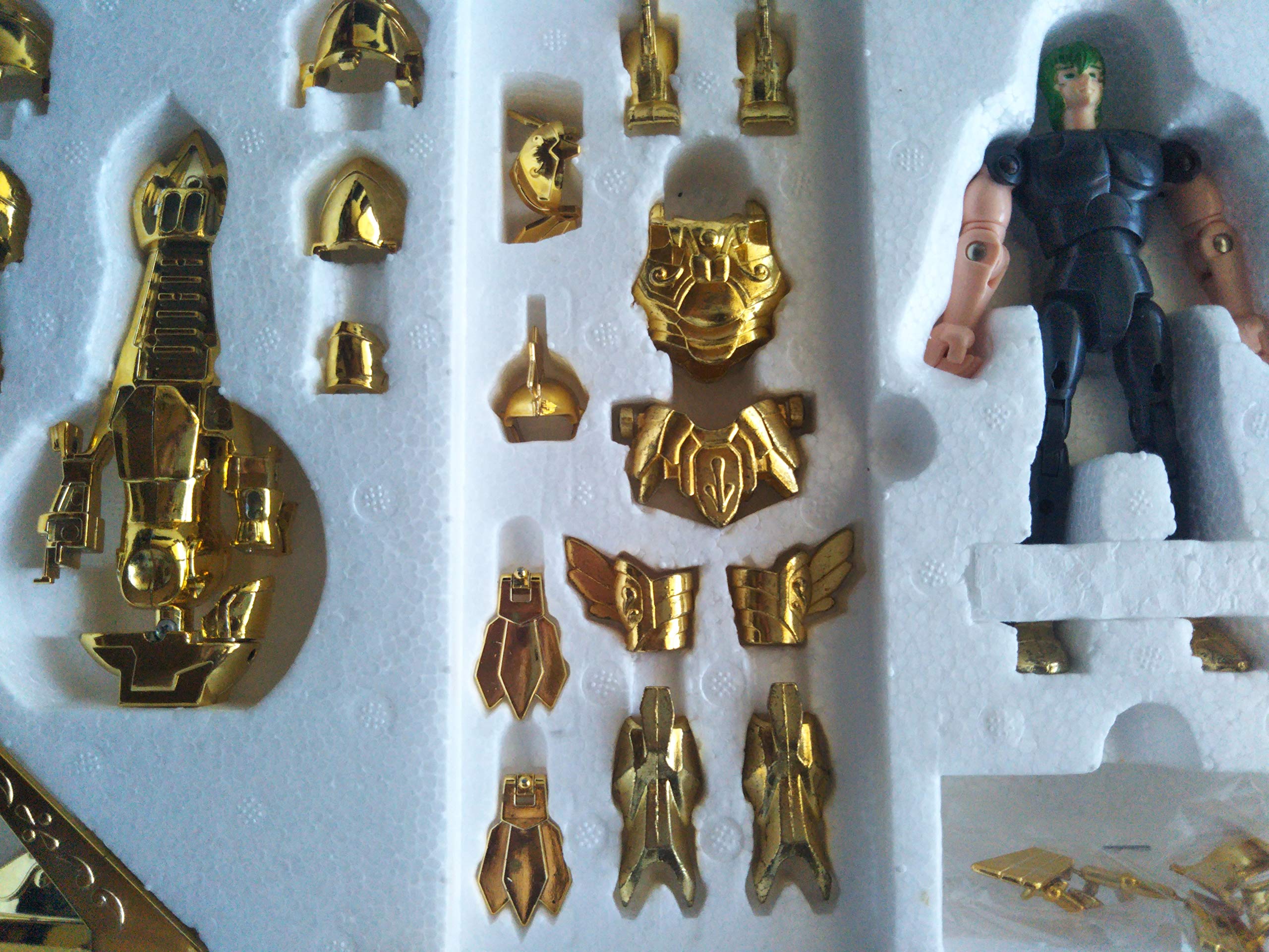 Amazon.co.jp: 聖闘士星矢 聖闘士聖衣大系 魚座黄金聖衣 ピスケス