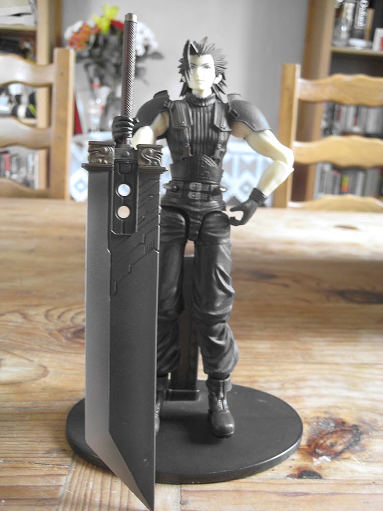 Amazon.com: Final Fantasy Crisis Core Play Arts Action Figure Zack