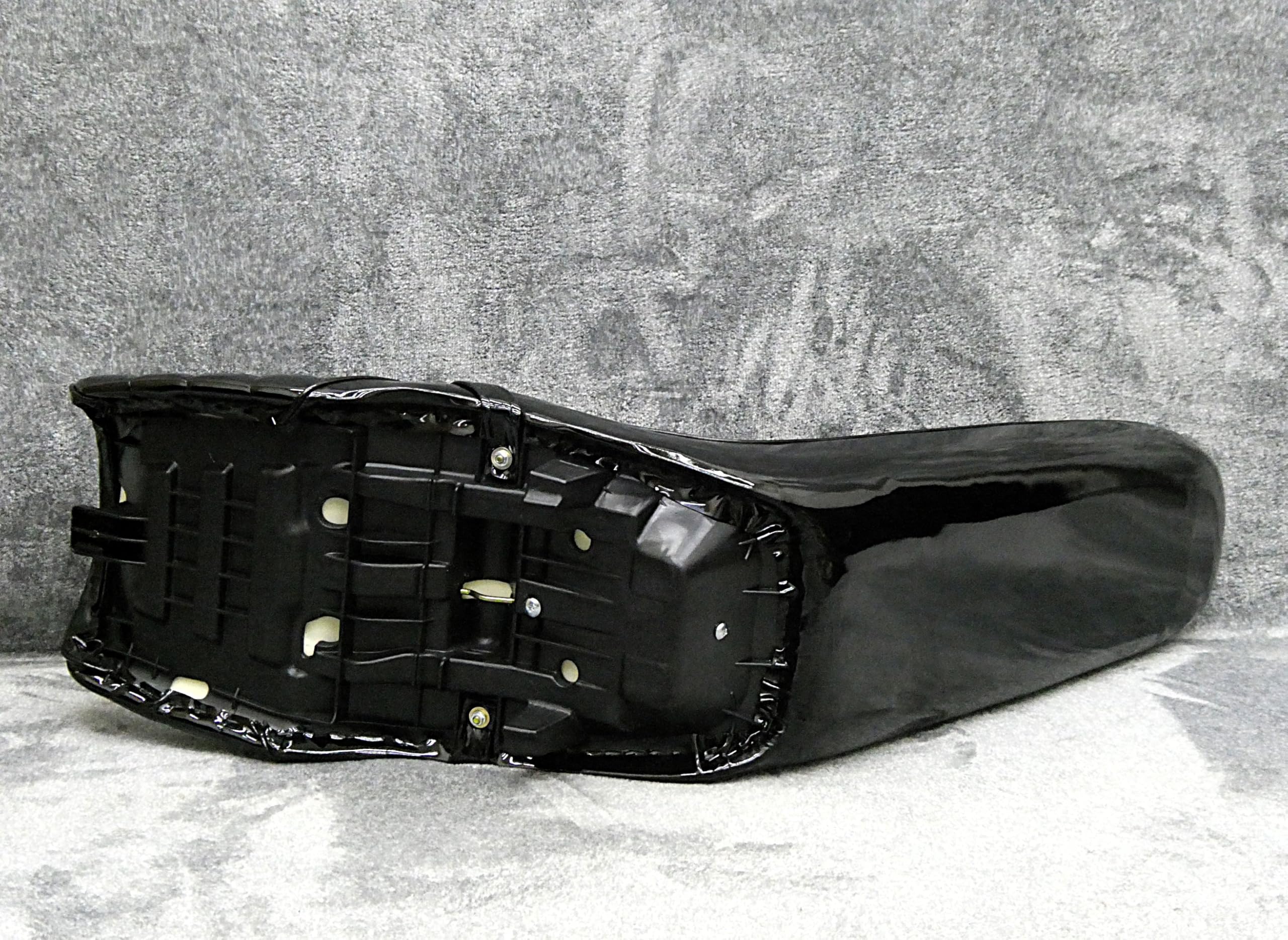 Amazon | NC31 黒エナ 三段シート 補強入り60cm/ブラックエナメル