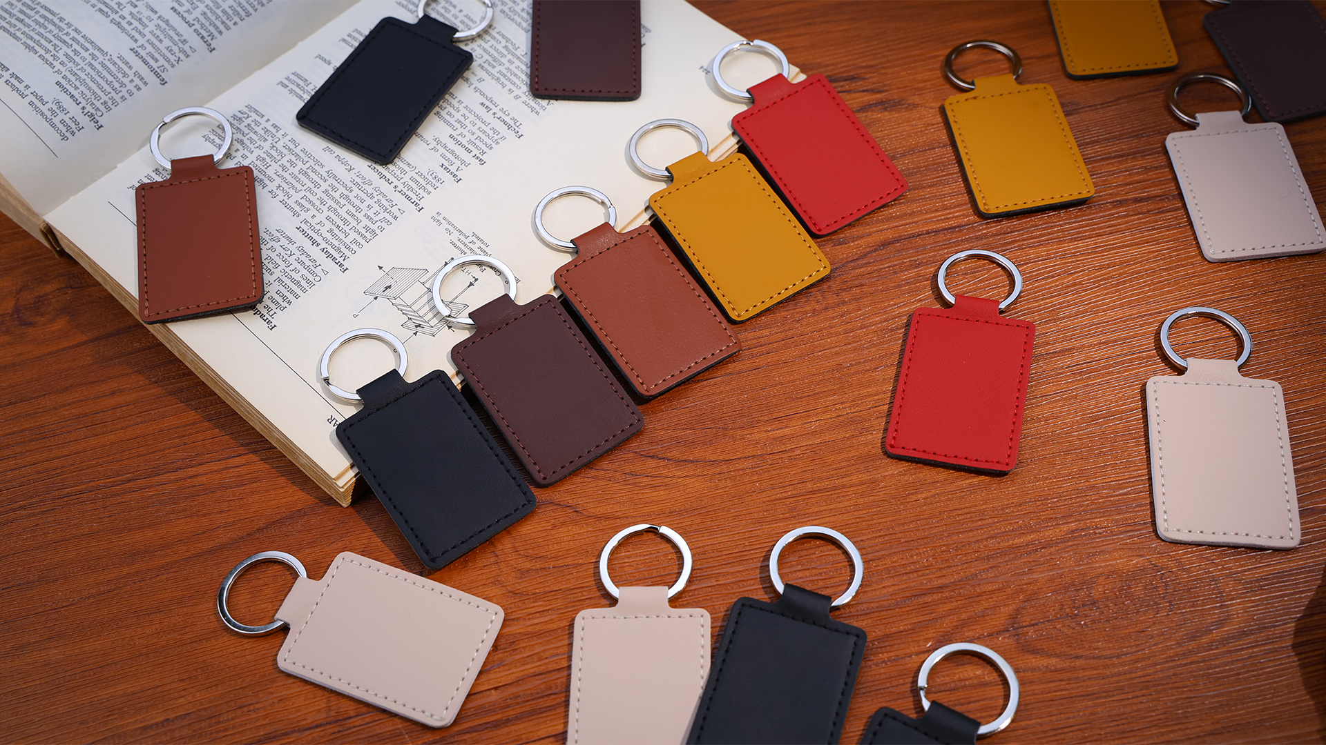 Amazon.com: Tikjiua 15 Pcs PU Leather Keychain, 6 Colors