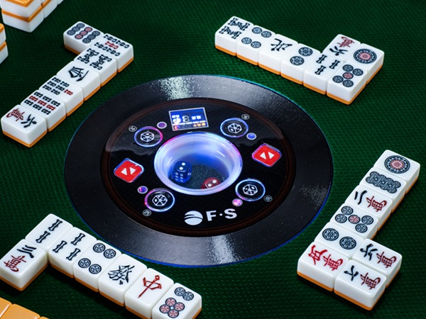 Amazon.co.jp: 【34mm牌】組立サービス付き 4脚ホワイト 紺色テーブル