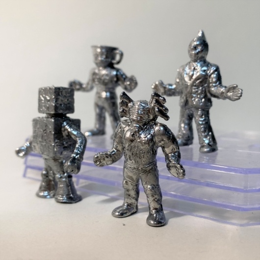 651 昭和レトロ・懐かしのキンケシ（小さい方）4体をクロームメタル