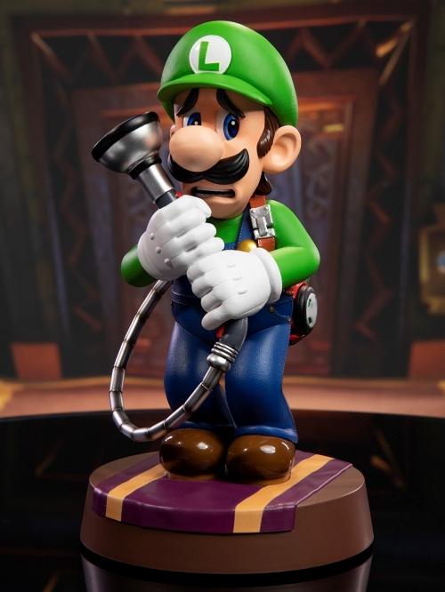 再入荷】ルイージマンション3/ ルイージ 9インチ PVCスタチュー