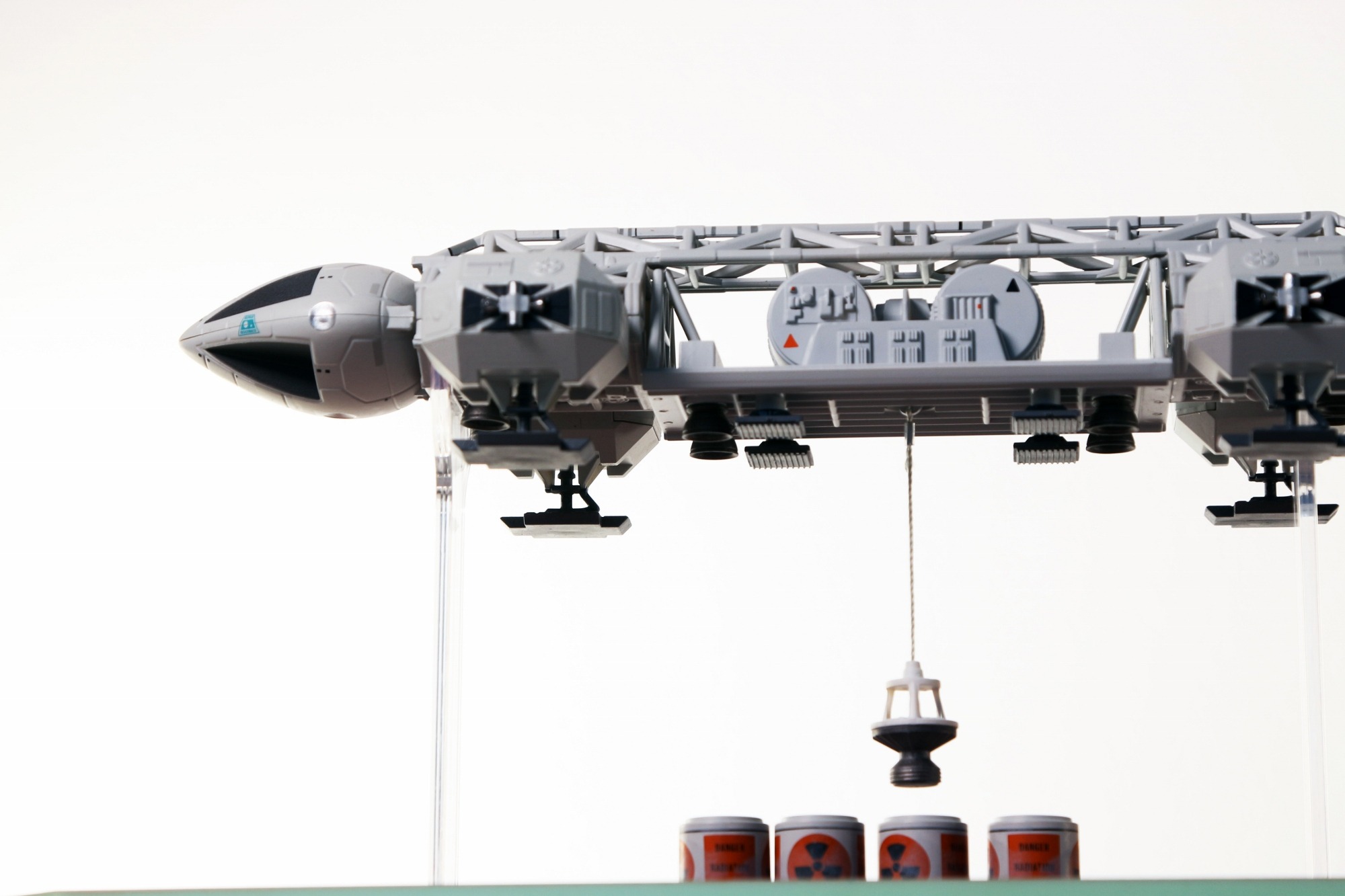 スペース1999/ イーグルトランスポーター貨物ポッド装備形態 1/106