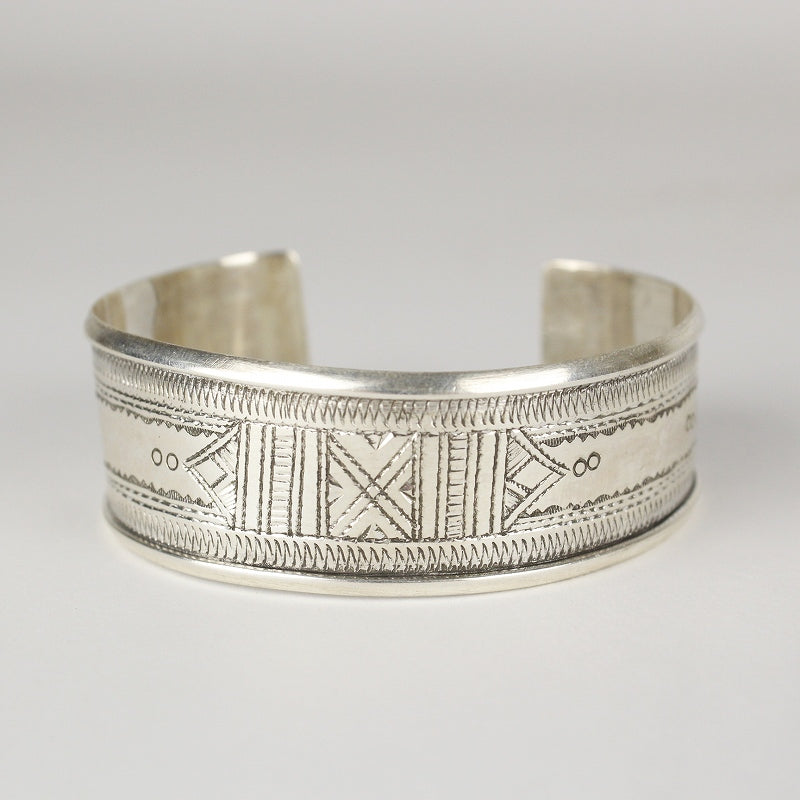 b1210d.jpg?v=1704784169&width=480