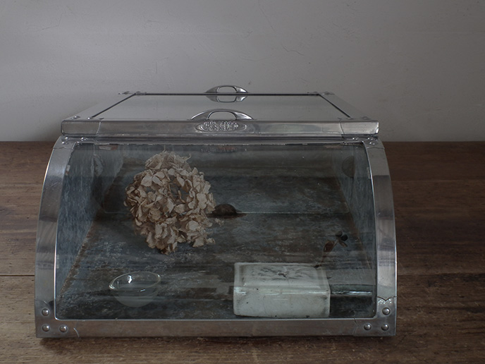 H02248 昭和レトロ ブリキ 駄菓子屋のRガラスショーケース | MANSIKKA