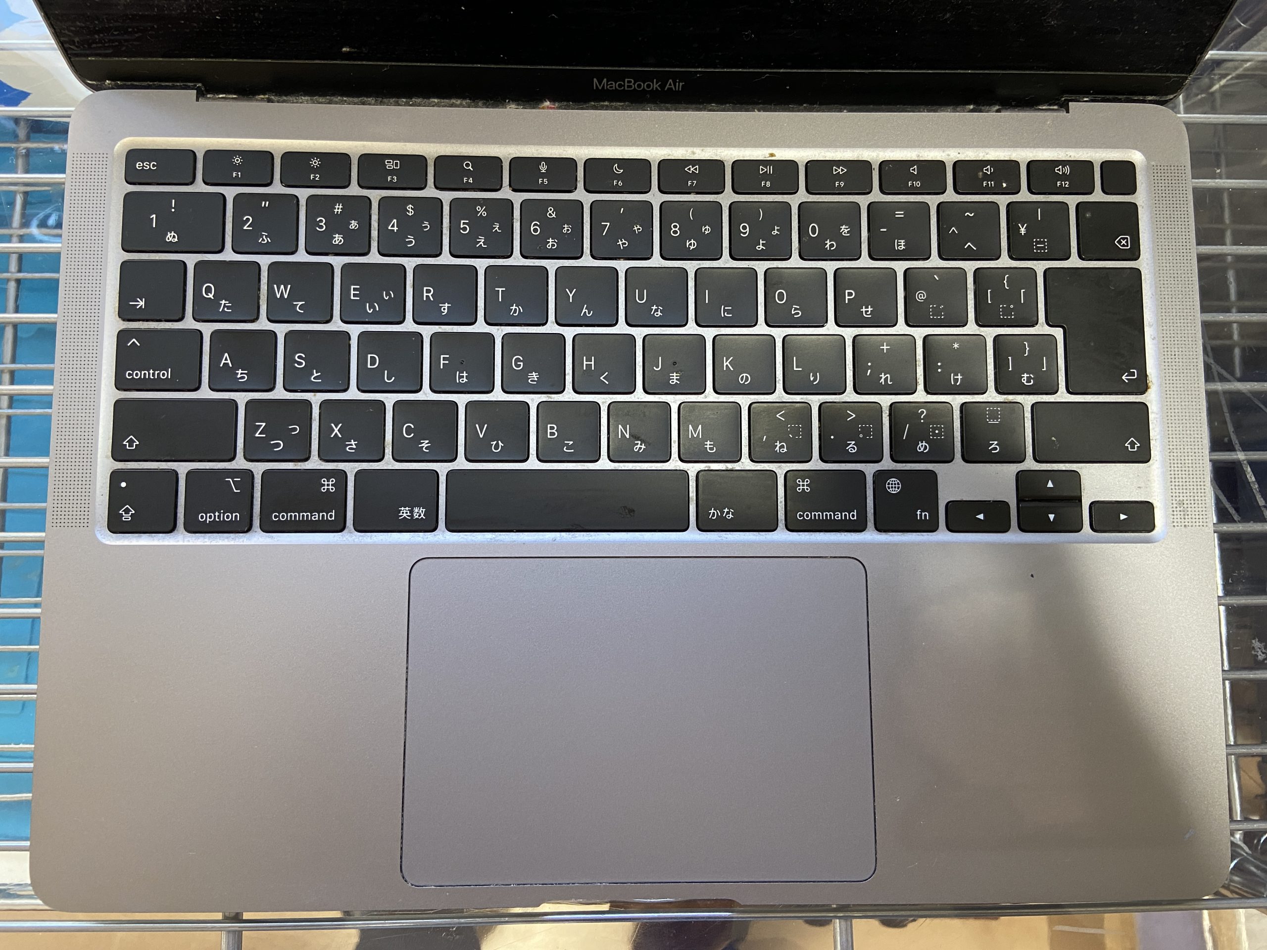 液体混入でキーボード故障 MacBookAir M1 2020 ‎の修理 | Mac修理アースト