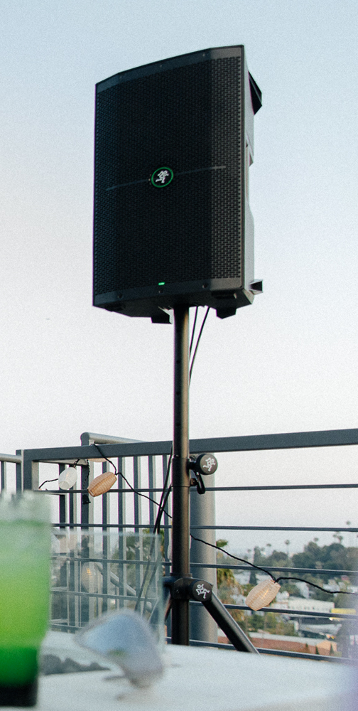 Thump210XT 10インチ 1400W Bluetoothパワードラウドスピーカー | MACKIE