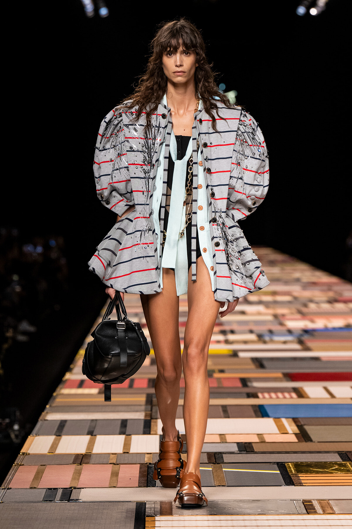 ルイ・ヴィトンが、2025春夏コレクションを発表。「ソフトパワー」が